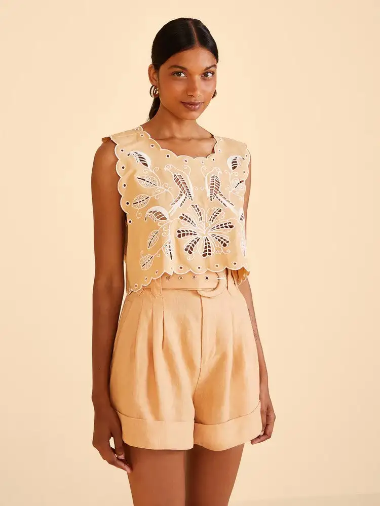 Pantalones cortos de sastre en beige - Imagen 2