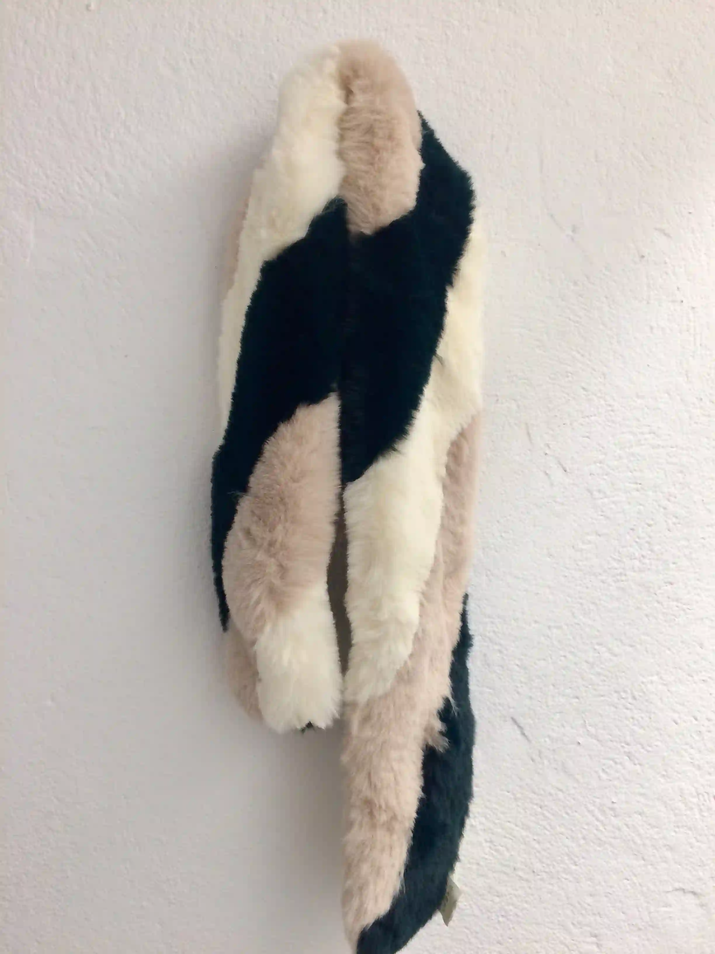 Bufanda de pelo sintético en verde/beige