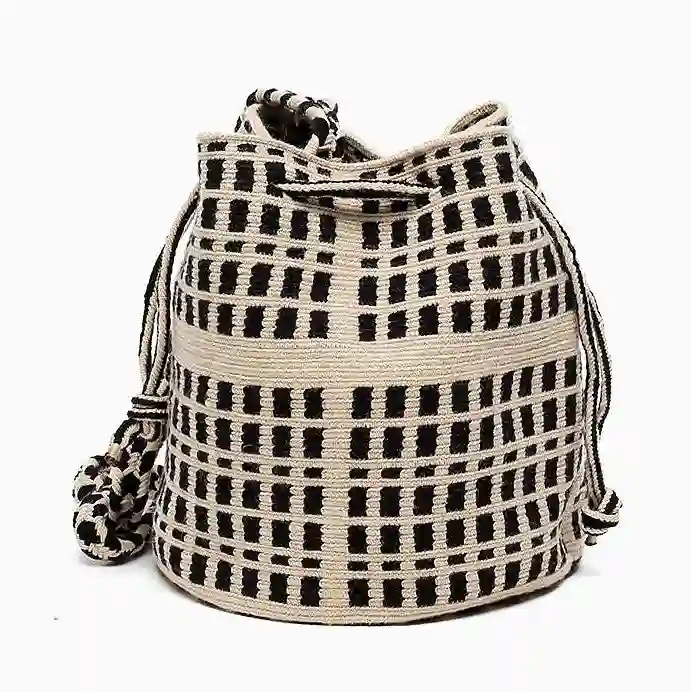Bandolera pequeña hecha a mano Wayuu negro y blanco roto