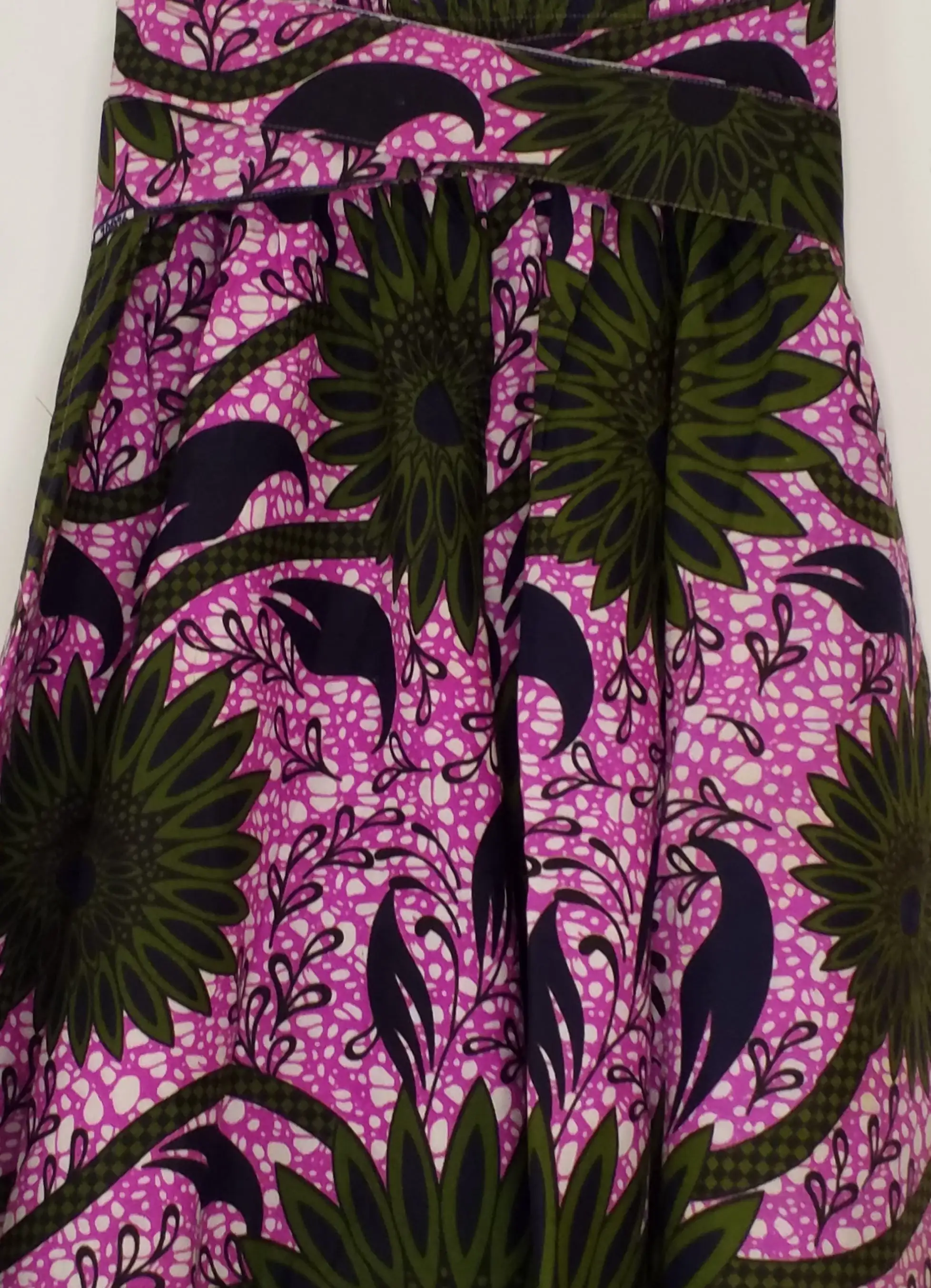 Falda midi con estampado africano - Imagen 2