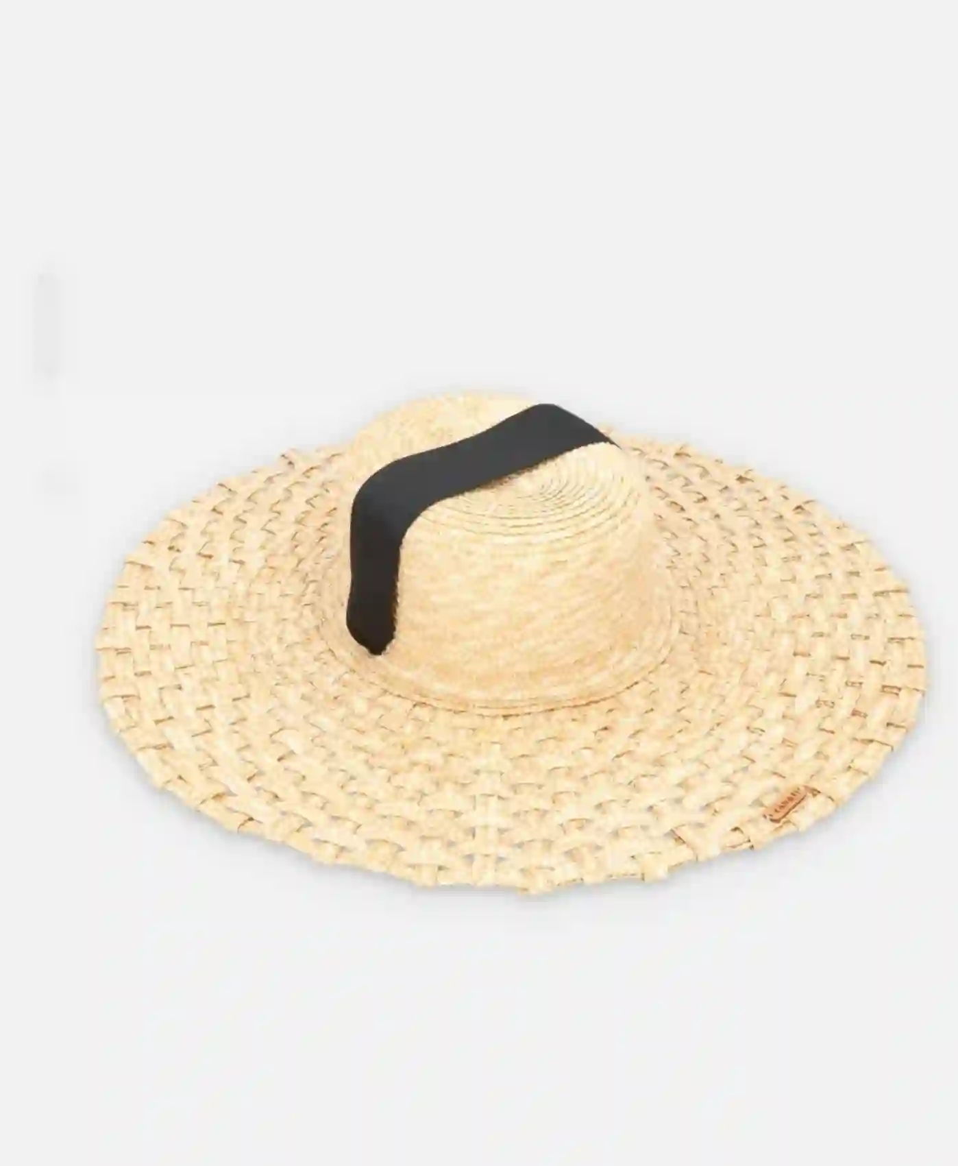 Sombrero de paja tejida natural