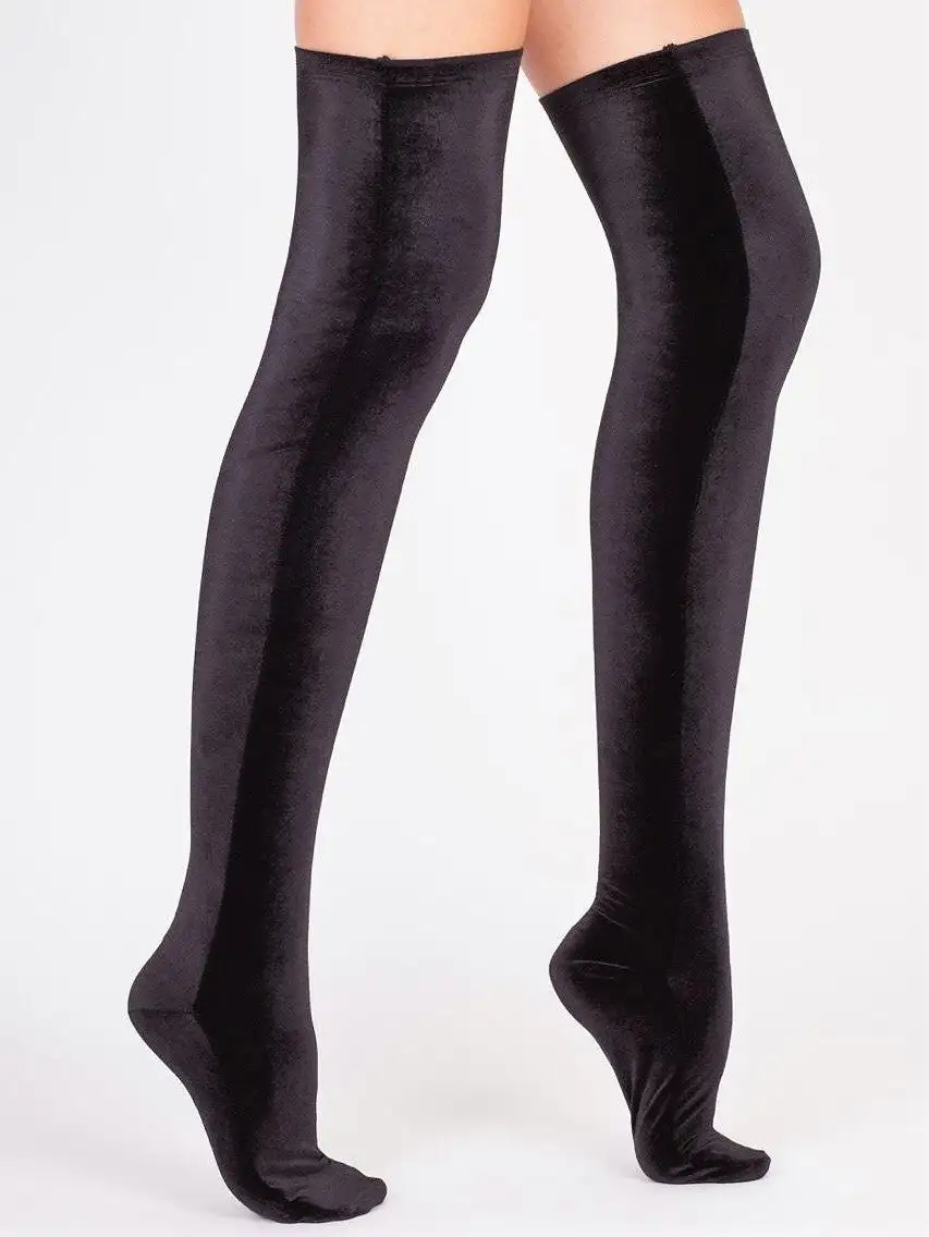Calcetines por encima de la rodilla de terciopelo