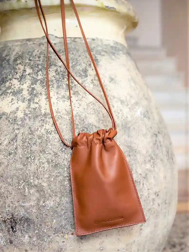 Elegante bolsa de cuero