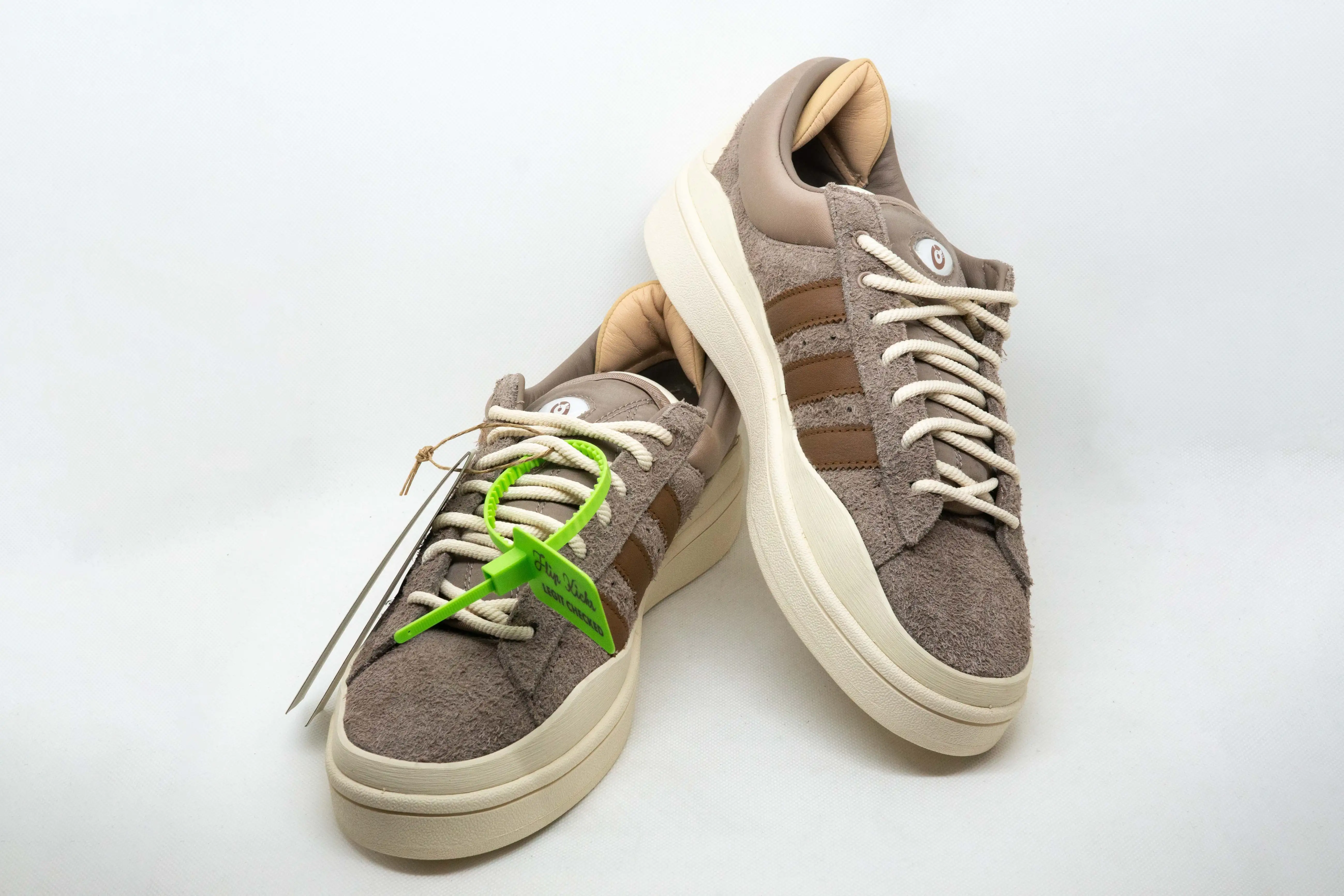 Adidas CAMPUS LIGHT BAD BUNNY CHALKY MARRÓN - Imagen 3