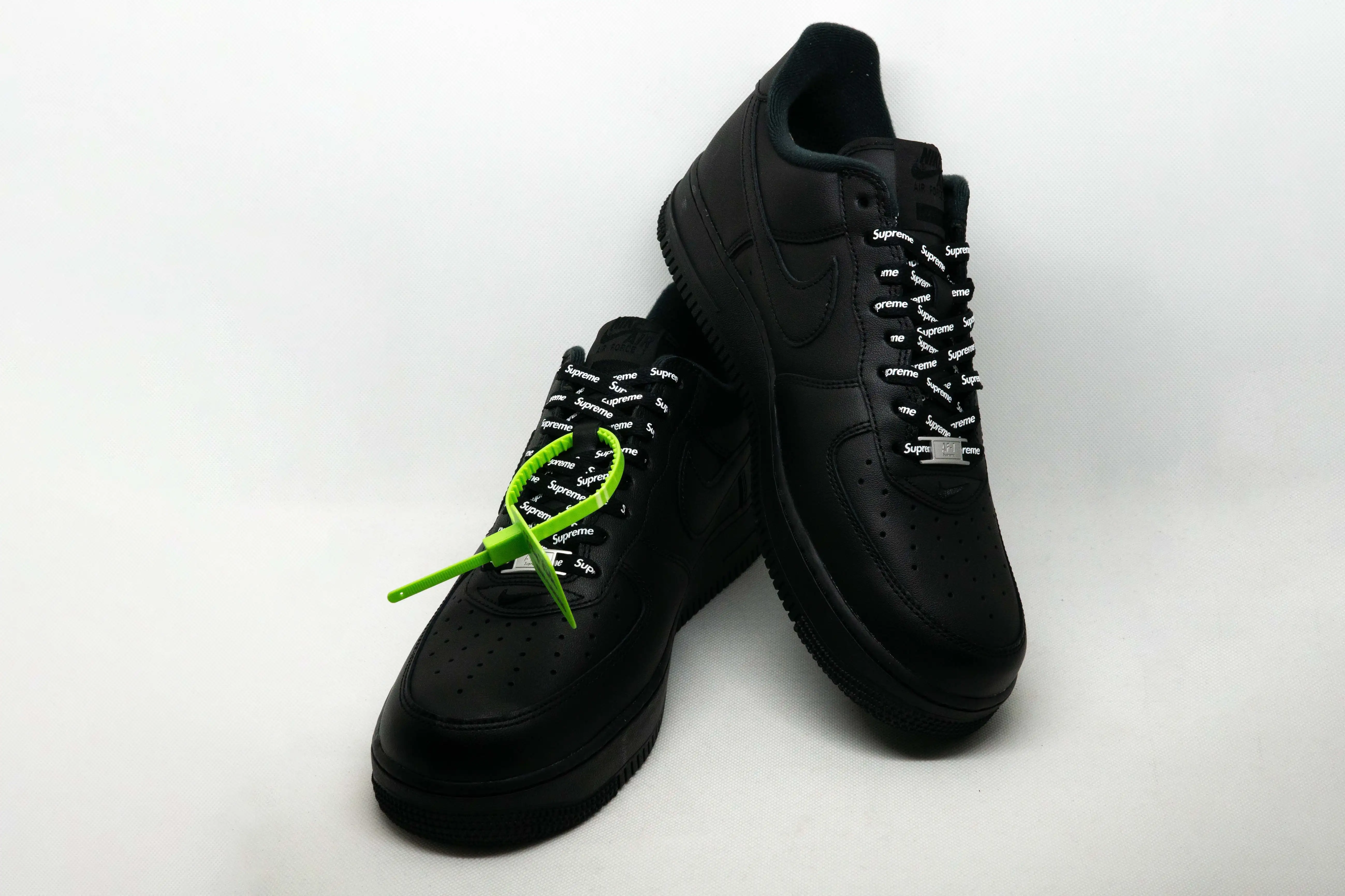 Air Force 1 Low SUPREMO NEGRO - Imagen 3