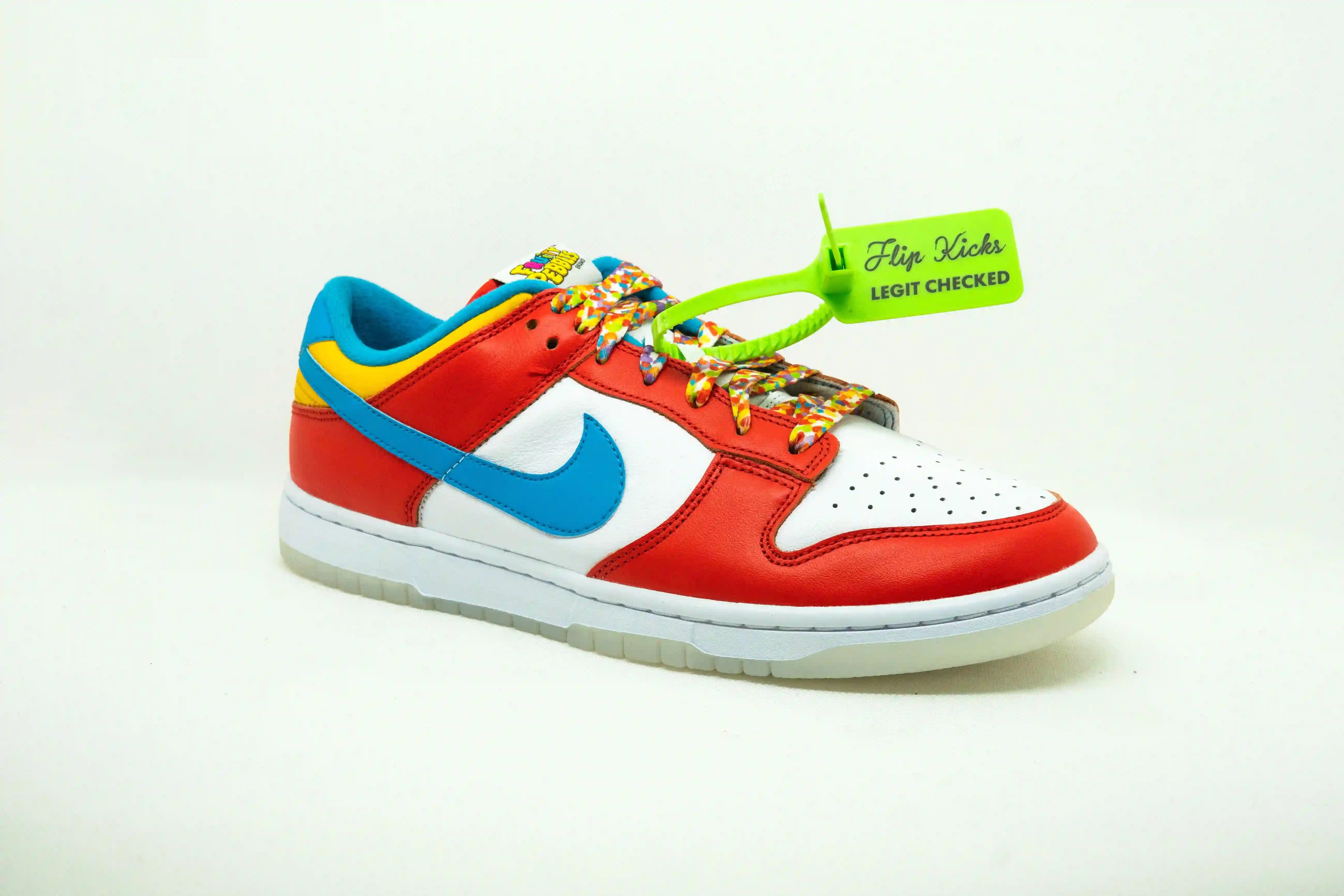 Dunk Low LeBron James GUIJARROS AFRUTADOS