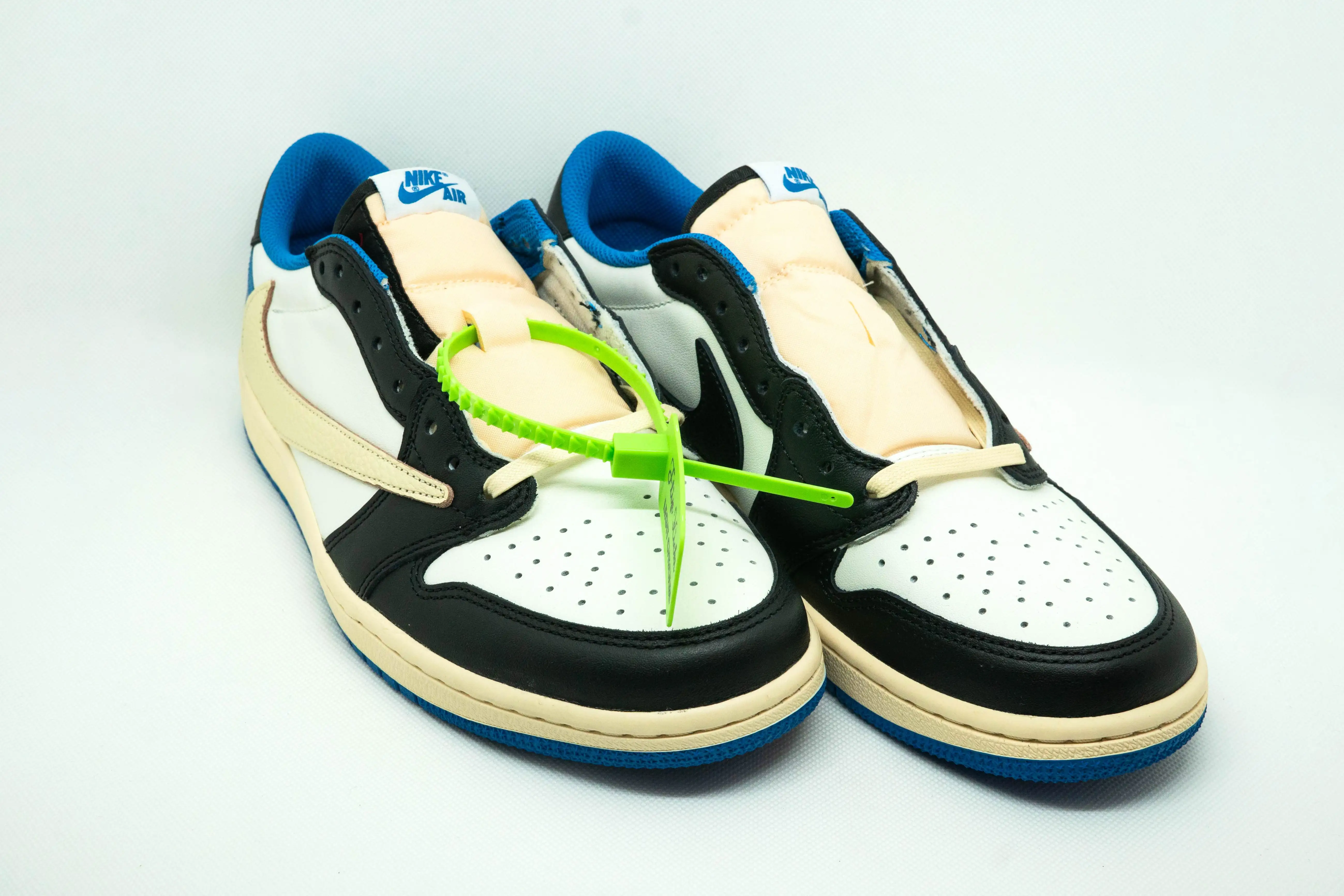 Jordan 1 Low TRAVIS FRAGMENTO - Imagen 2