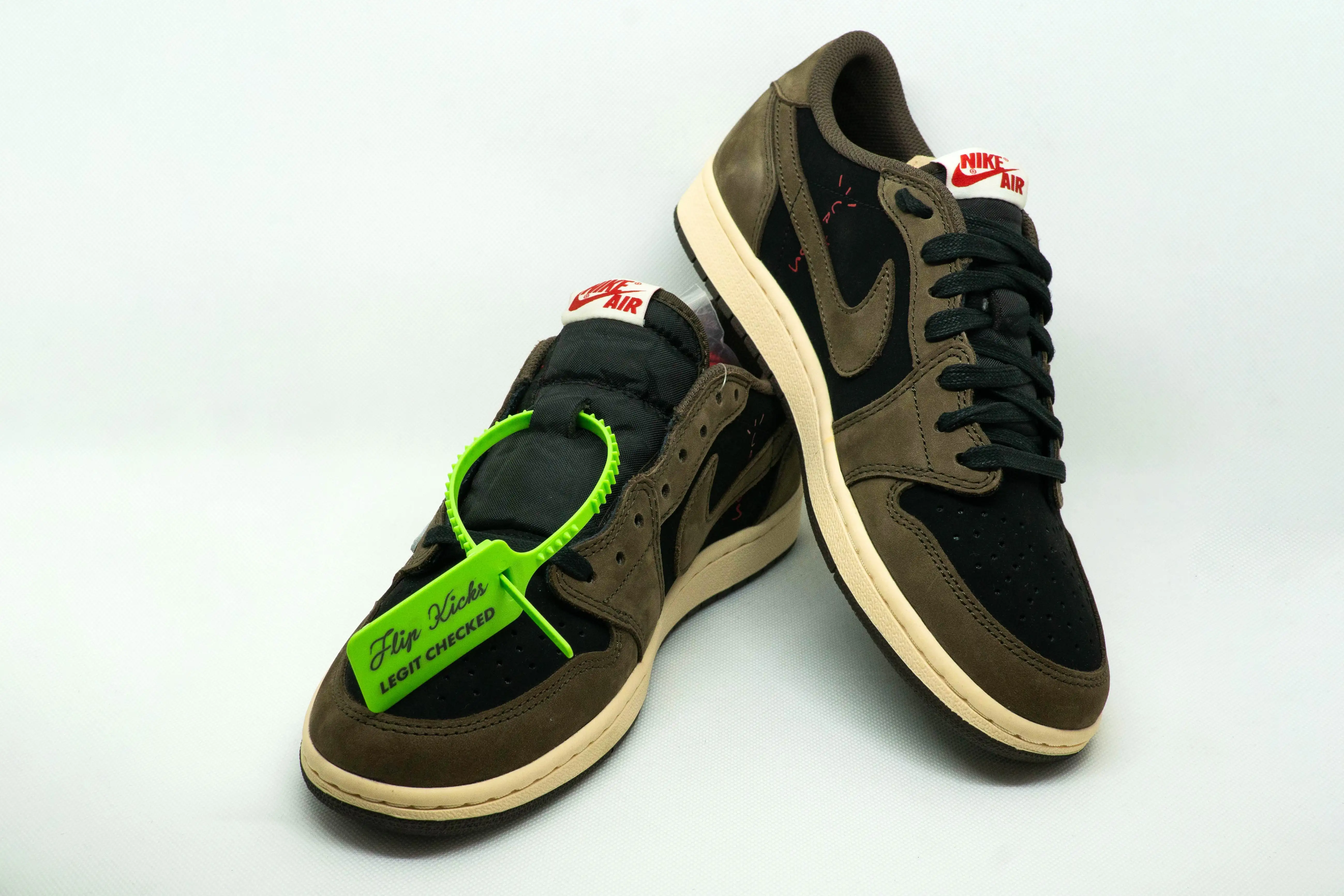 Jordan 1 Low TRAVIS SCOTT MOCHA - Imagen 3