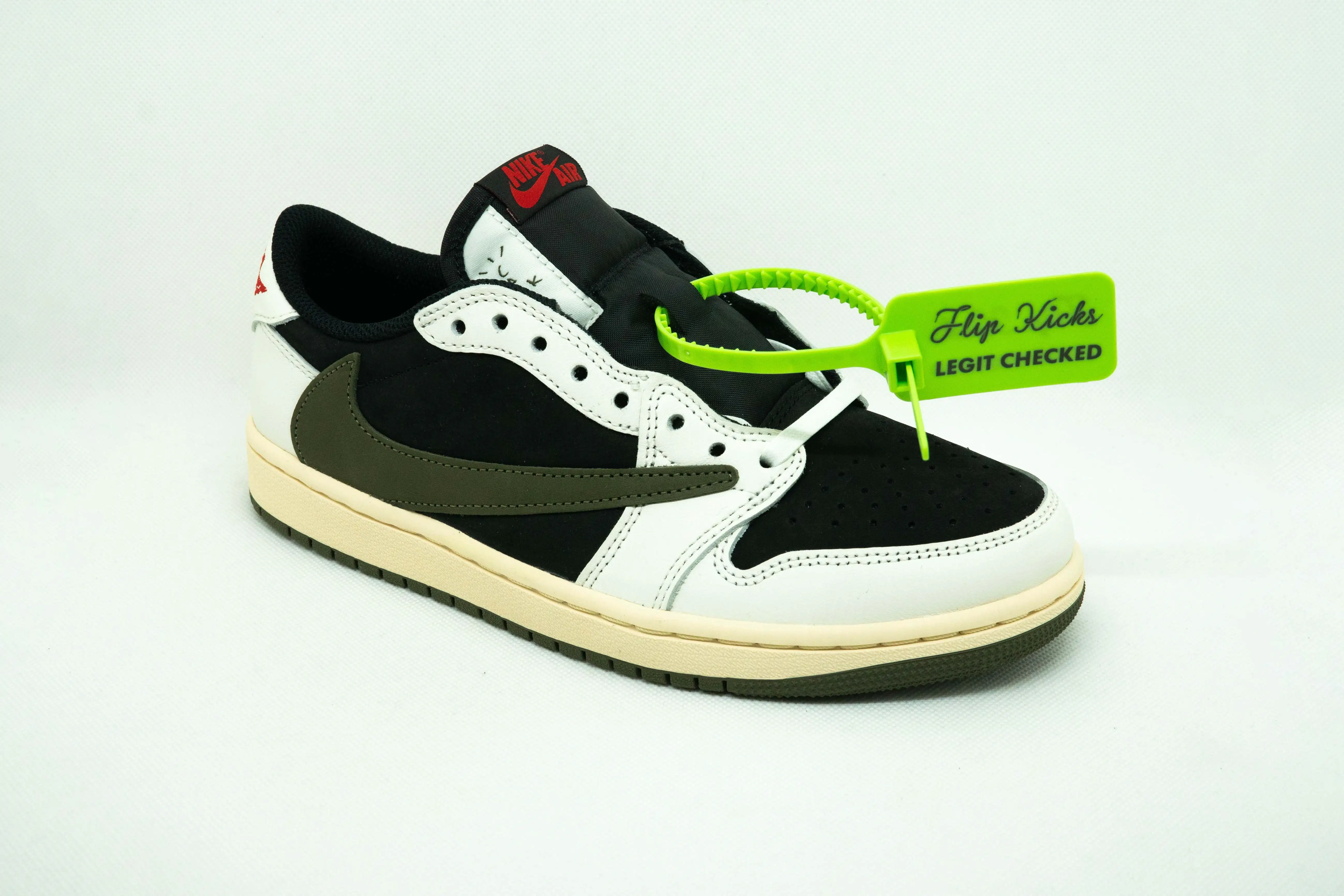 Jordan 1 Low TRAVIS SCOTT OLIVA