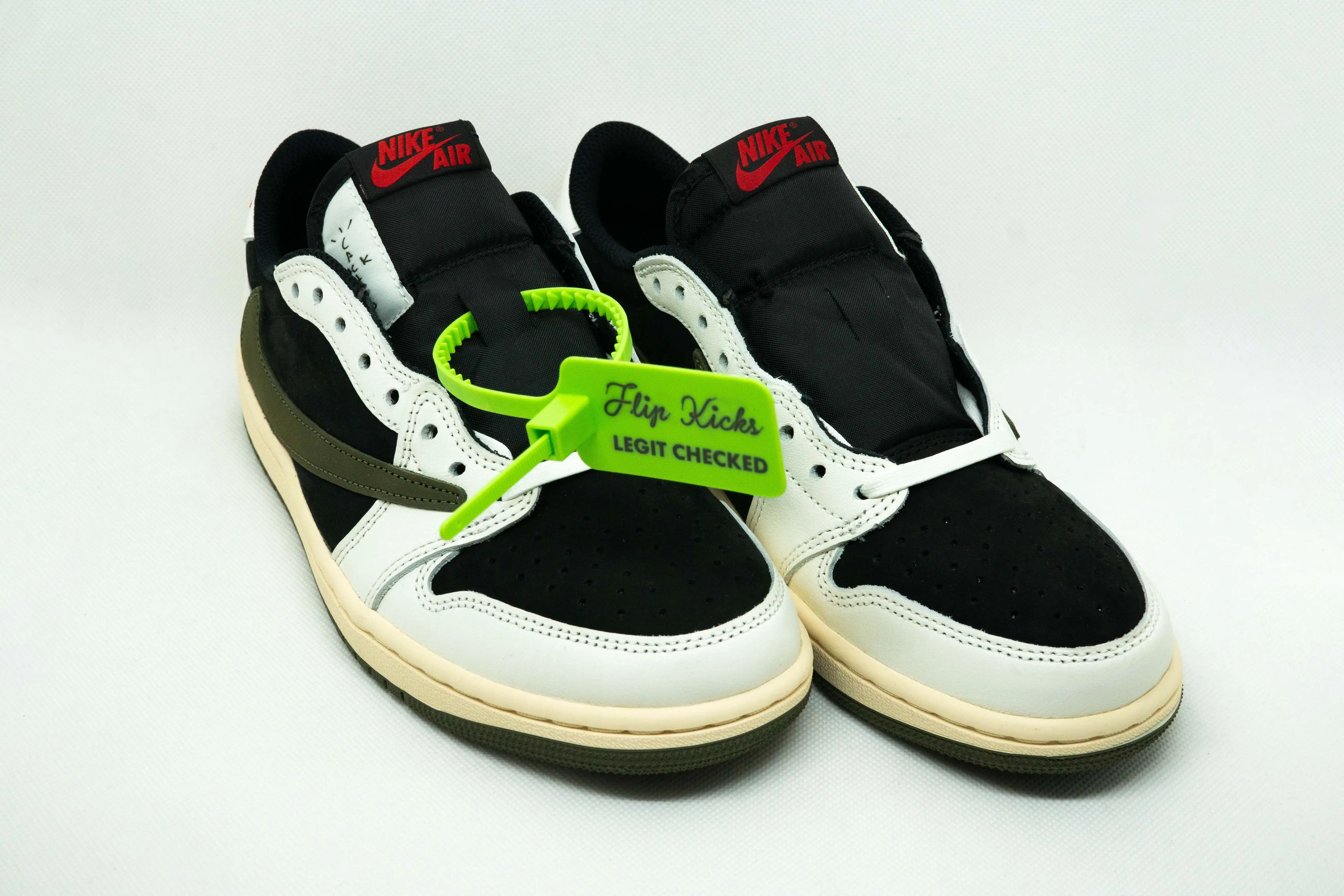 Jordan 1 Low TRAVIS SCOTT OLIVA - Imagen 2
