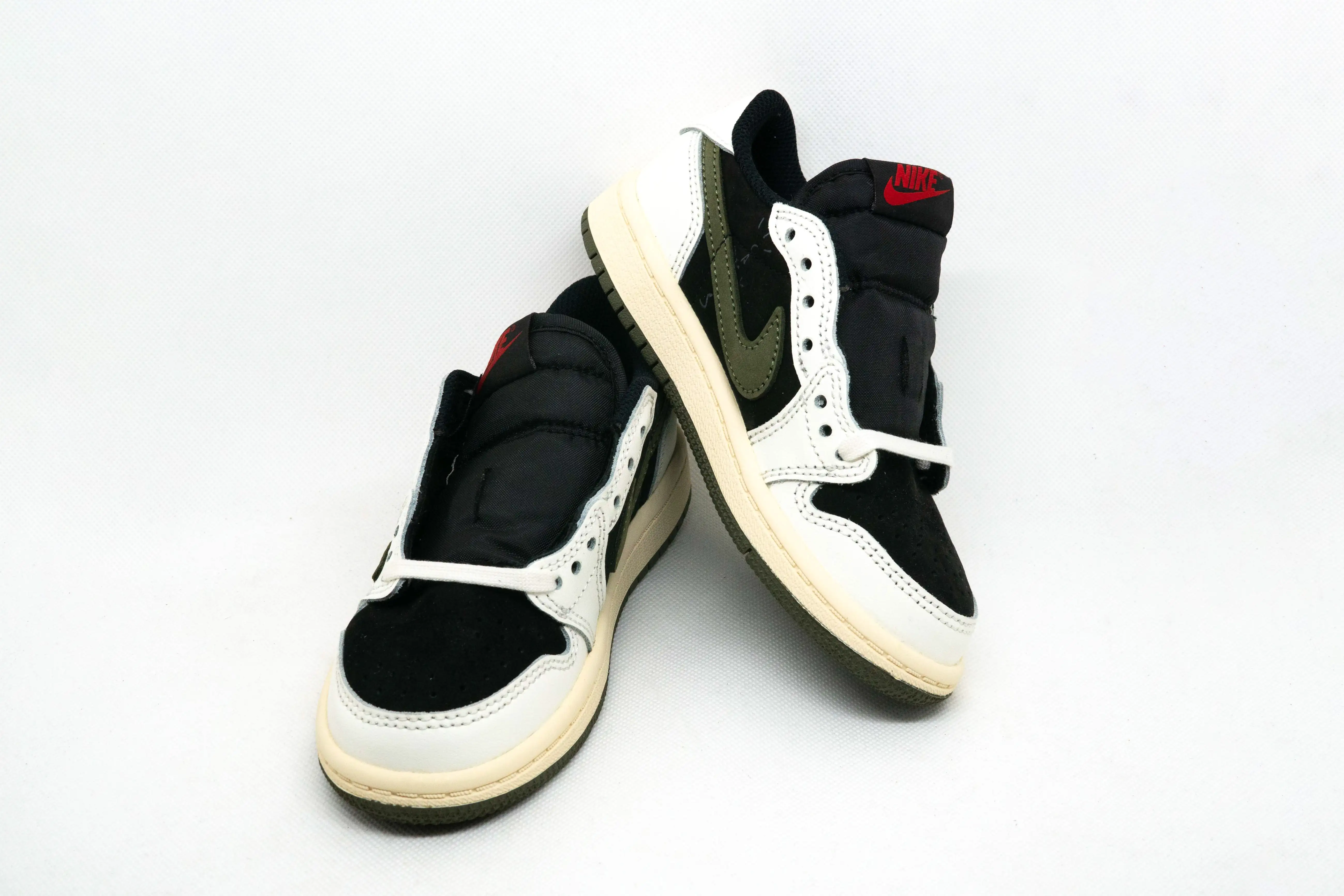 Jordan 1 Low TRAVIS SCOTT OLIVA (NIÑOS) - Imagen 6