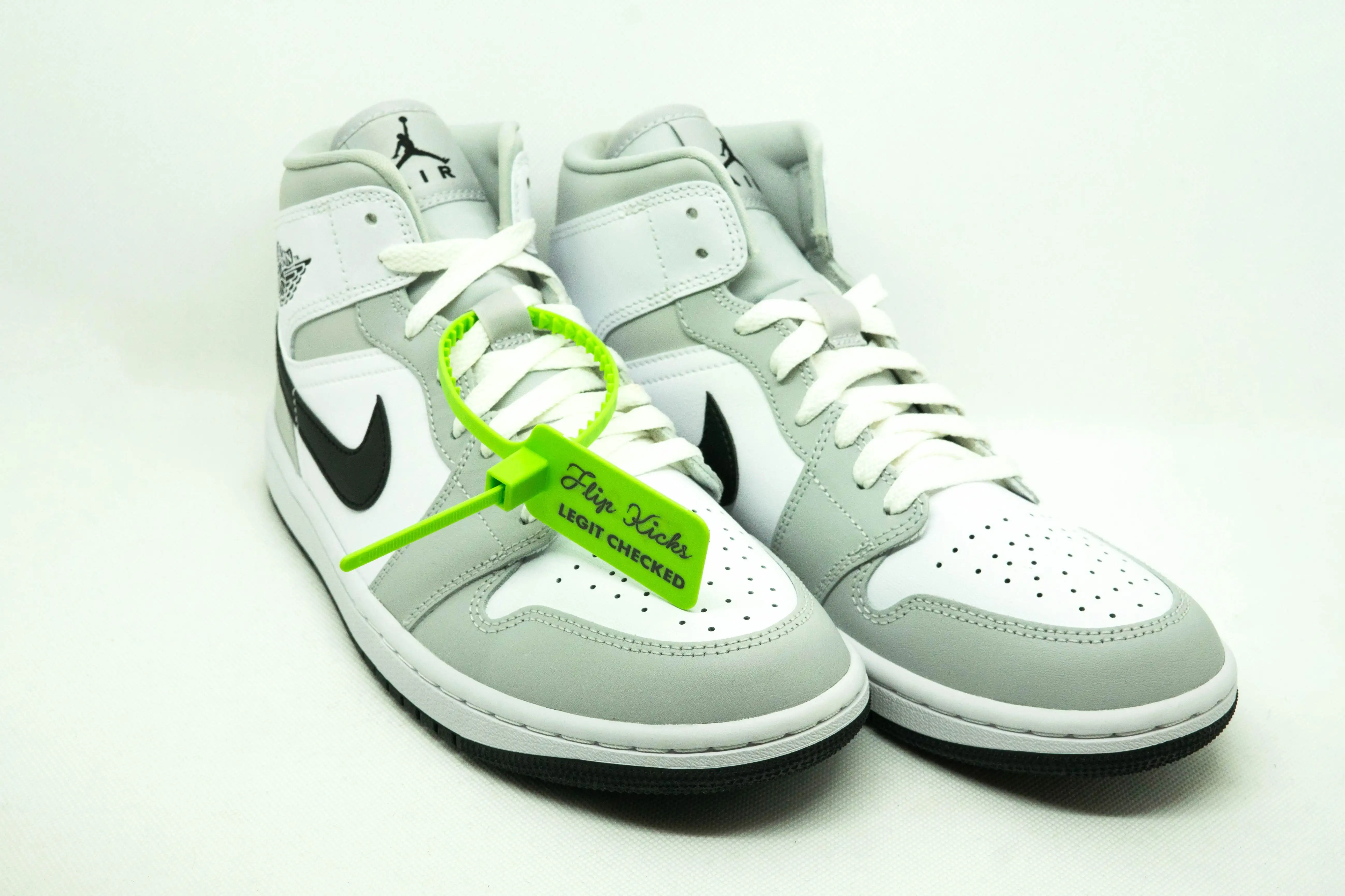 Jordan 1 Mid GRIS HUMO CLARO W - Imagen 2