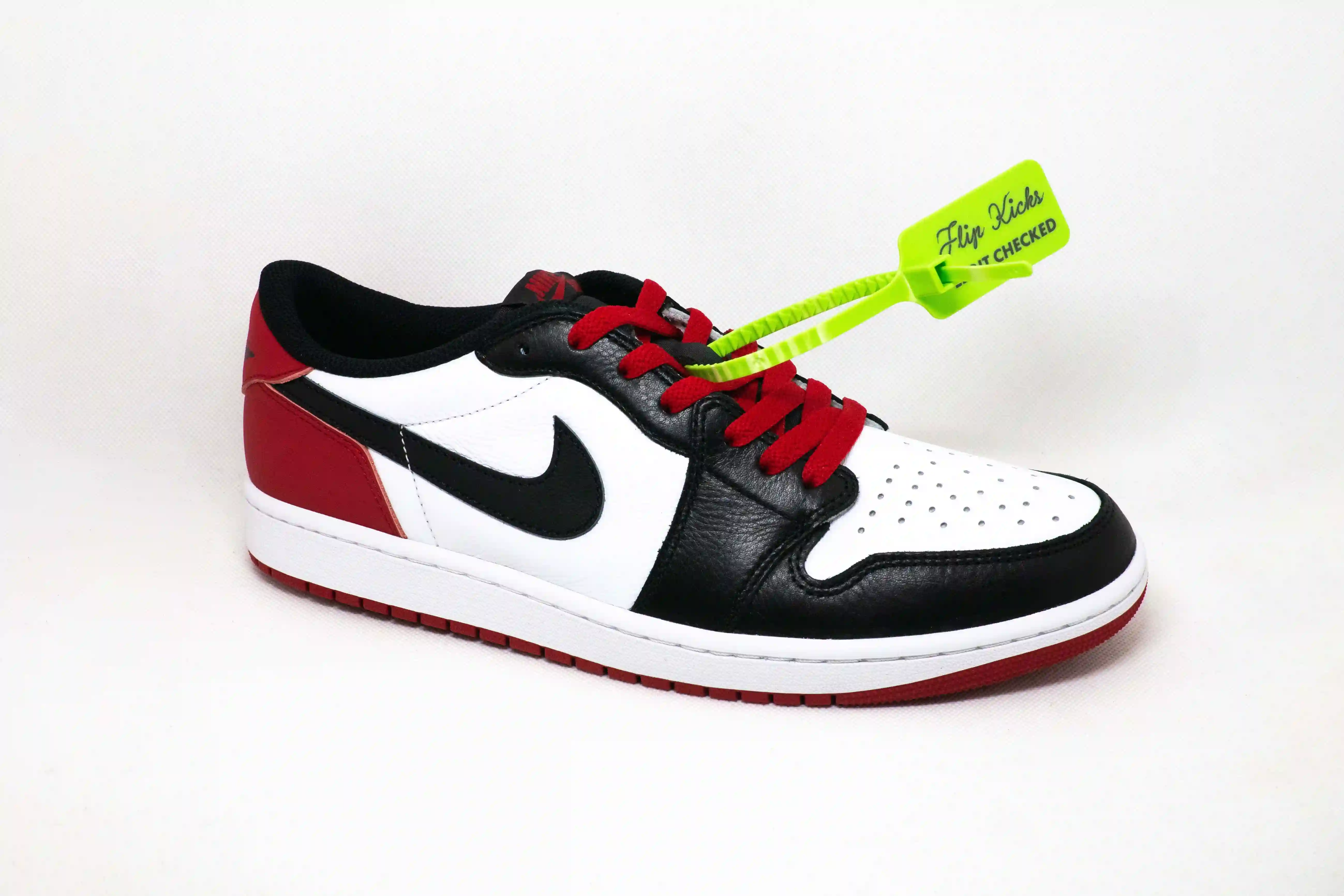 Jordan 1 Low Y PUNTERA NEGRA