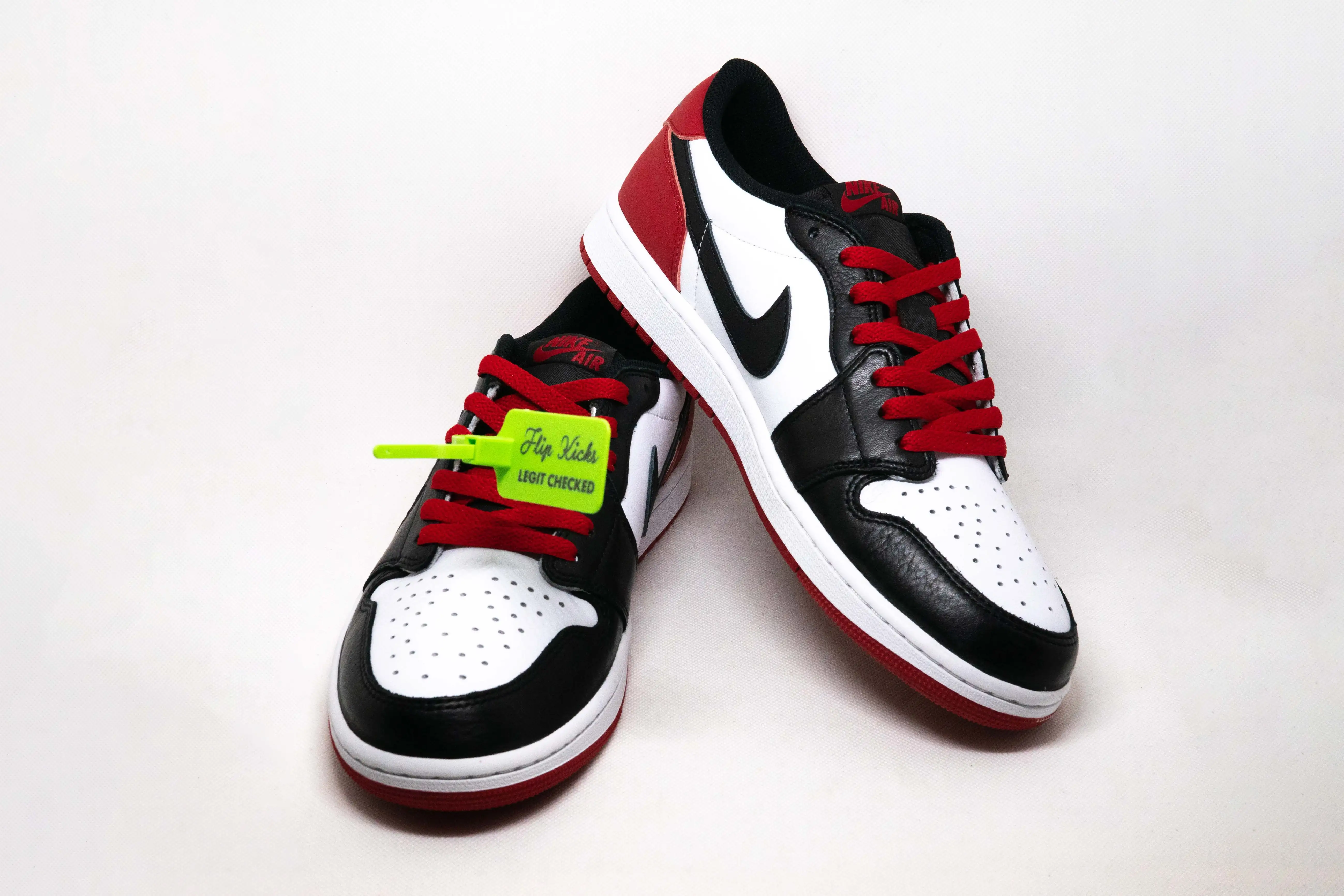 Jordan 1 Low Y PUNTERA NEGRA - Imagen 3
