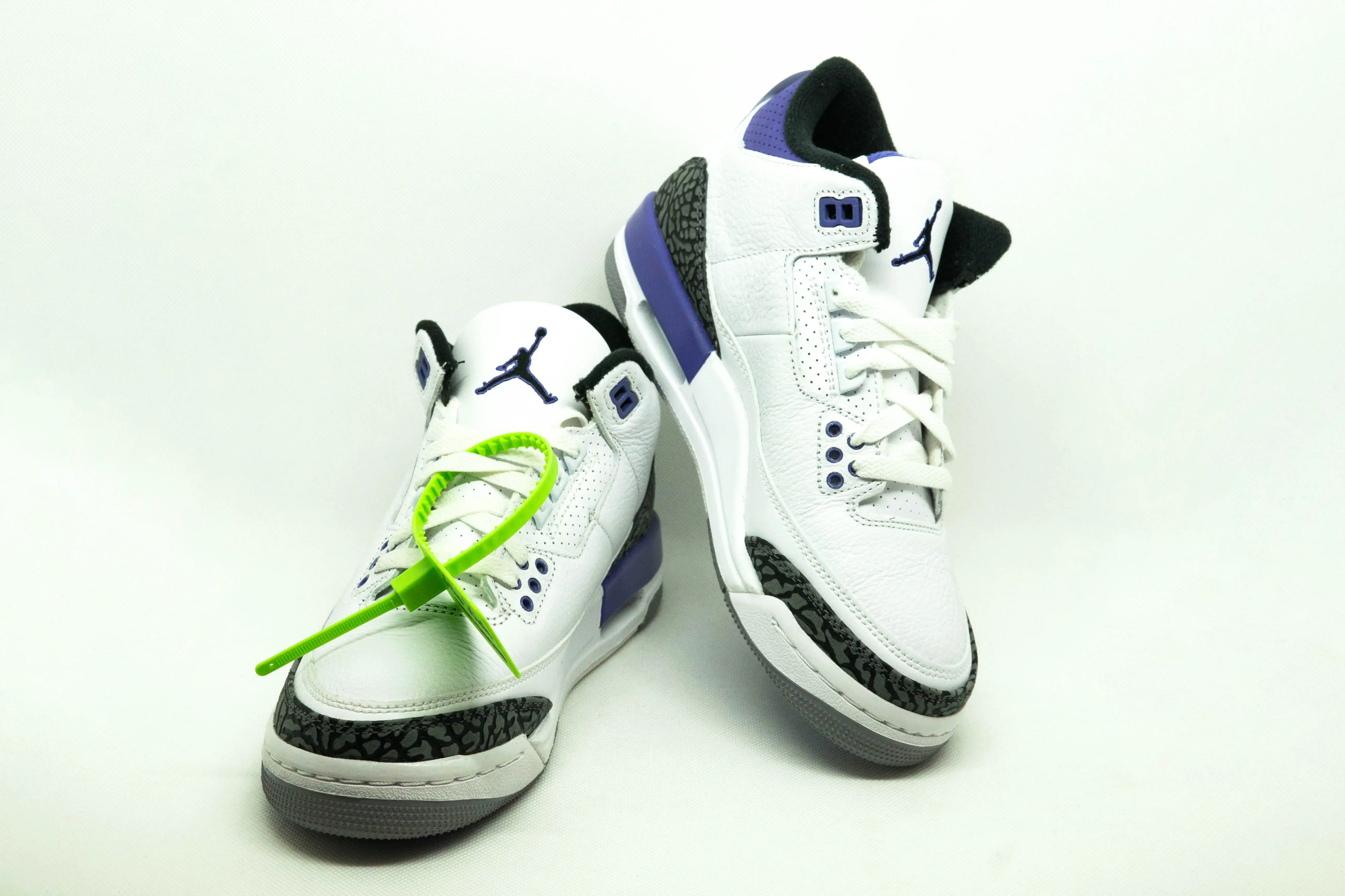 Jordan 3 IRIS OSCURO - Imagen 3