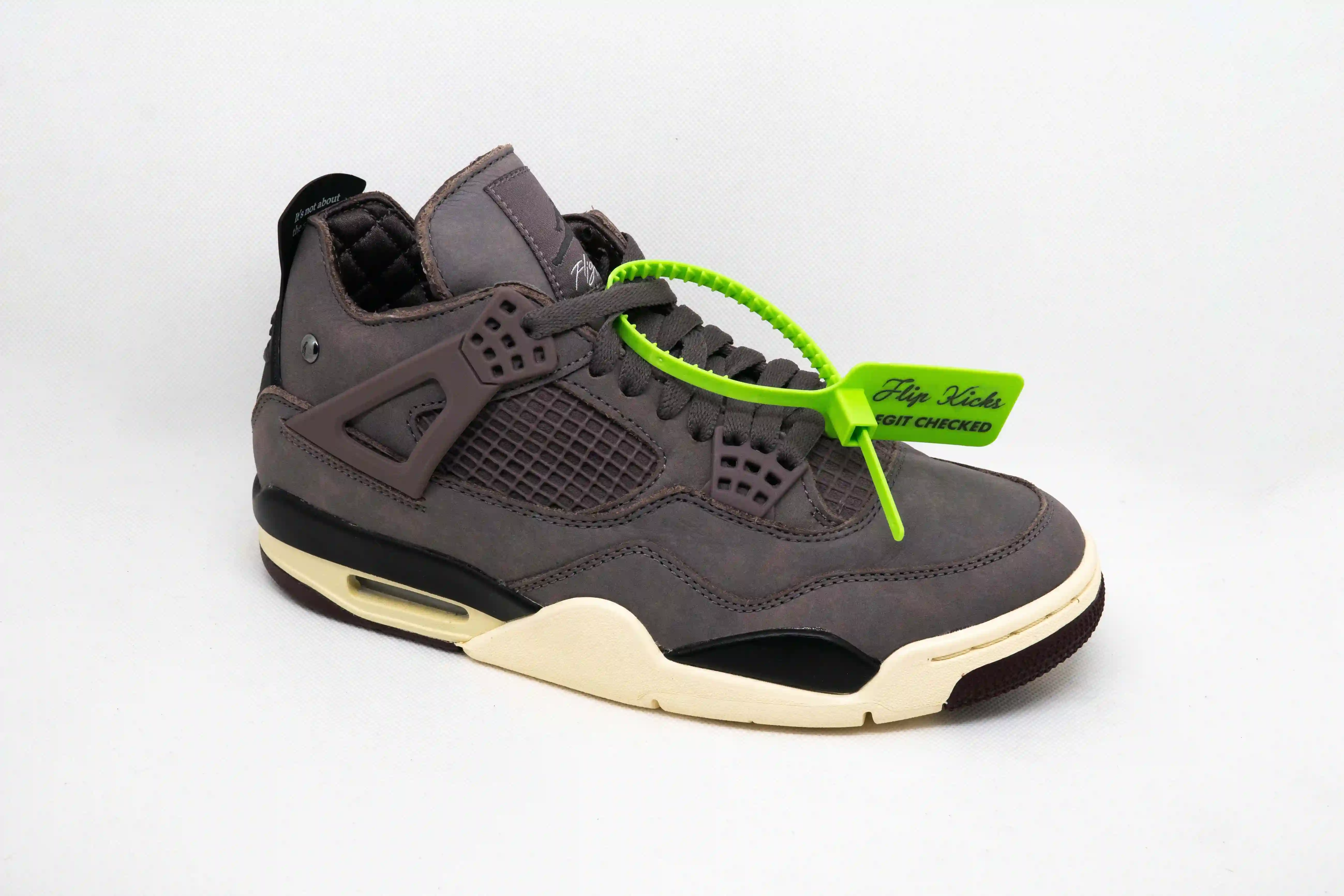 Jordan 4 EN MI MANERA ORO PÚRPURA