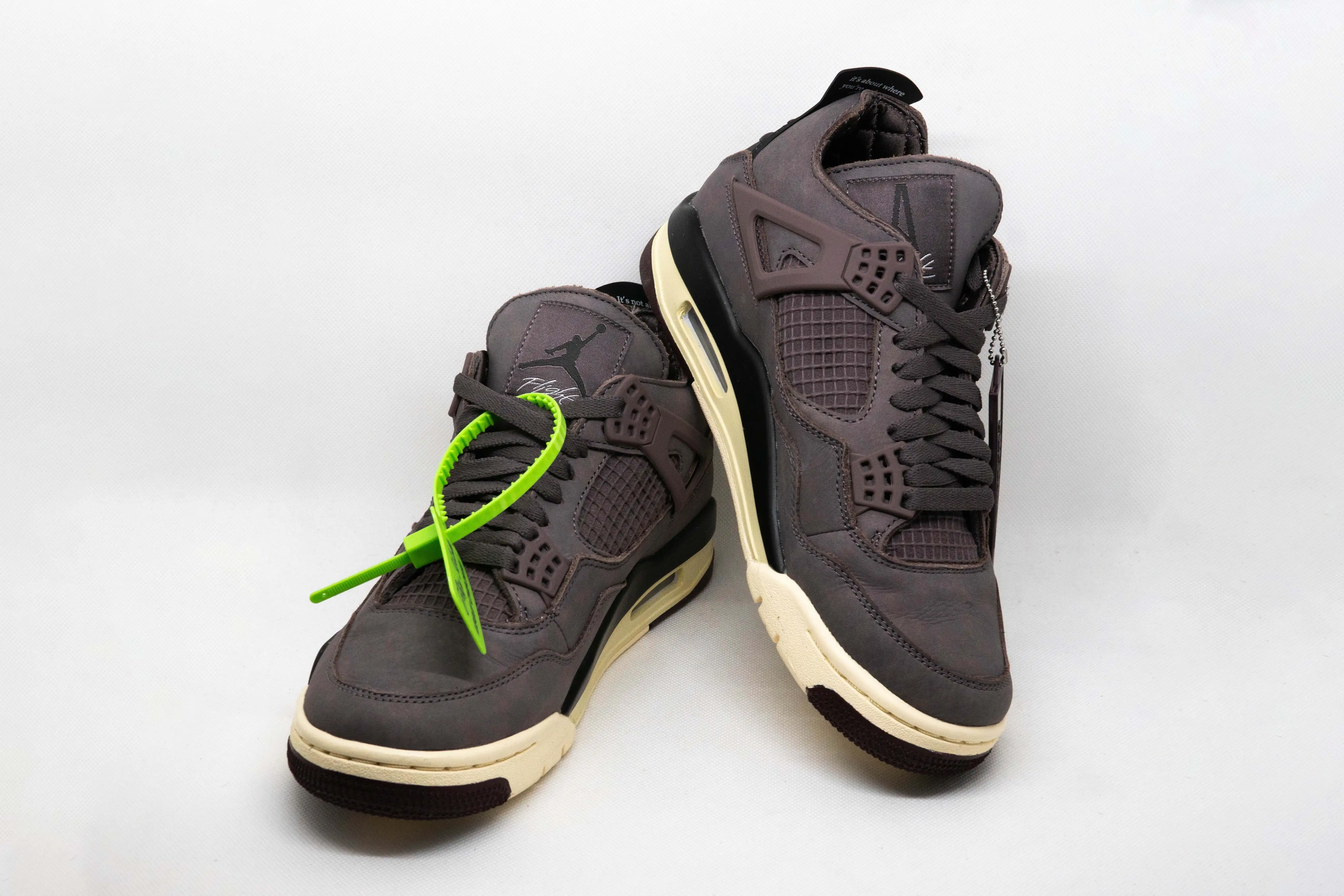 Jordan 4 EN MI MANERA ORO PÚRPURA - Imagen 3