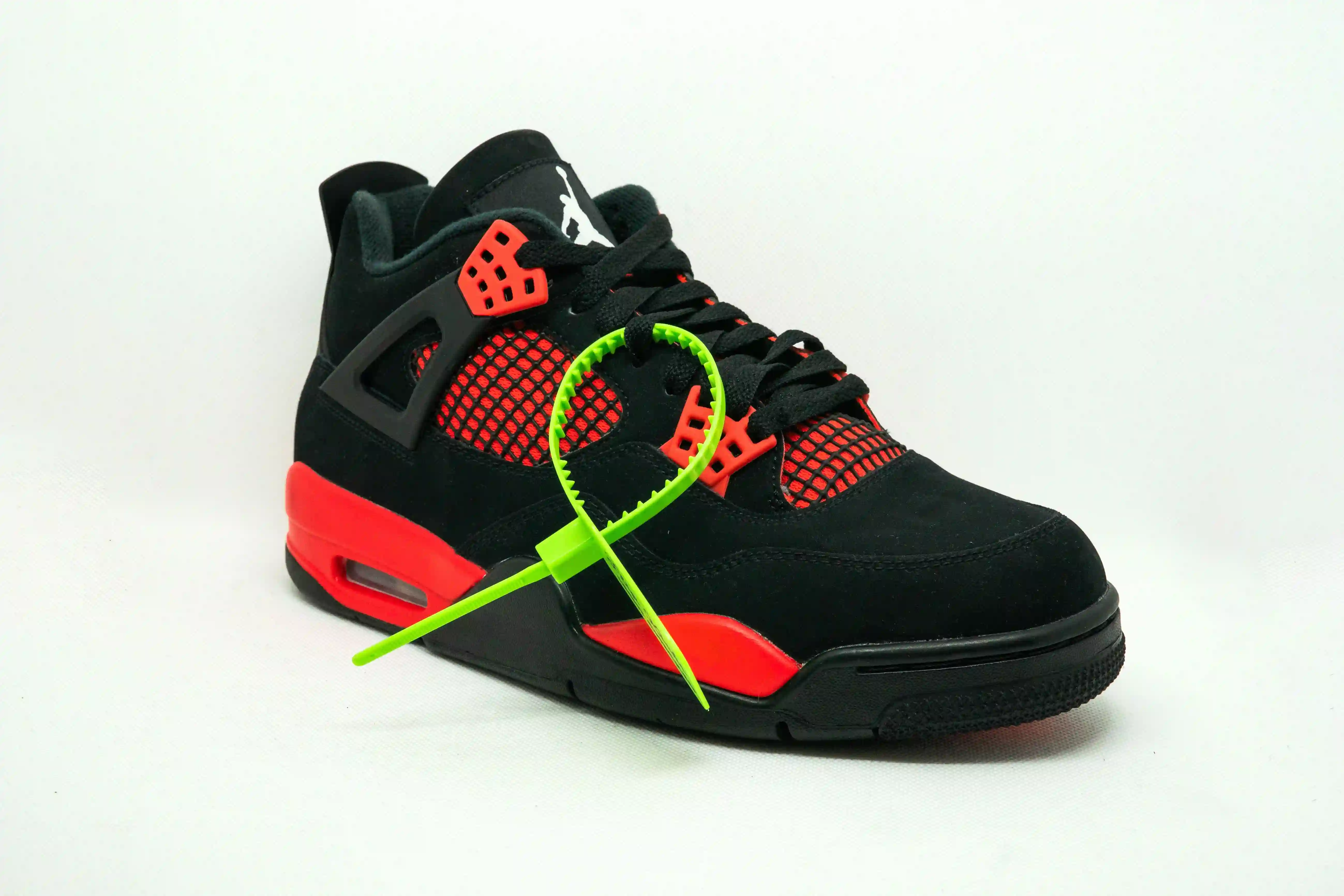 Jordan 4 Trueno Rojo