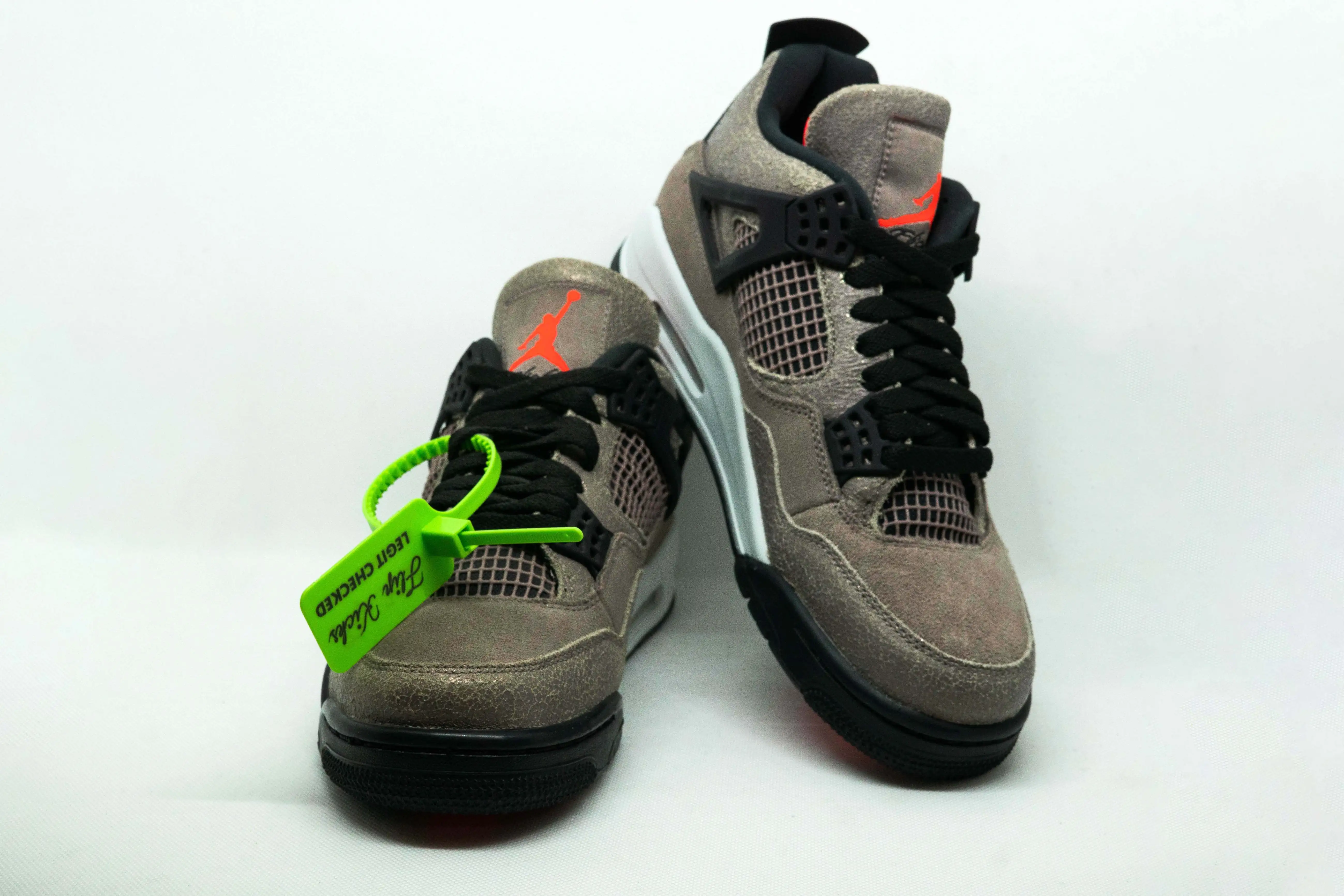 Jordan 4 TAUPE HAZE - Imagen 3
