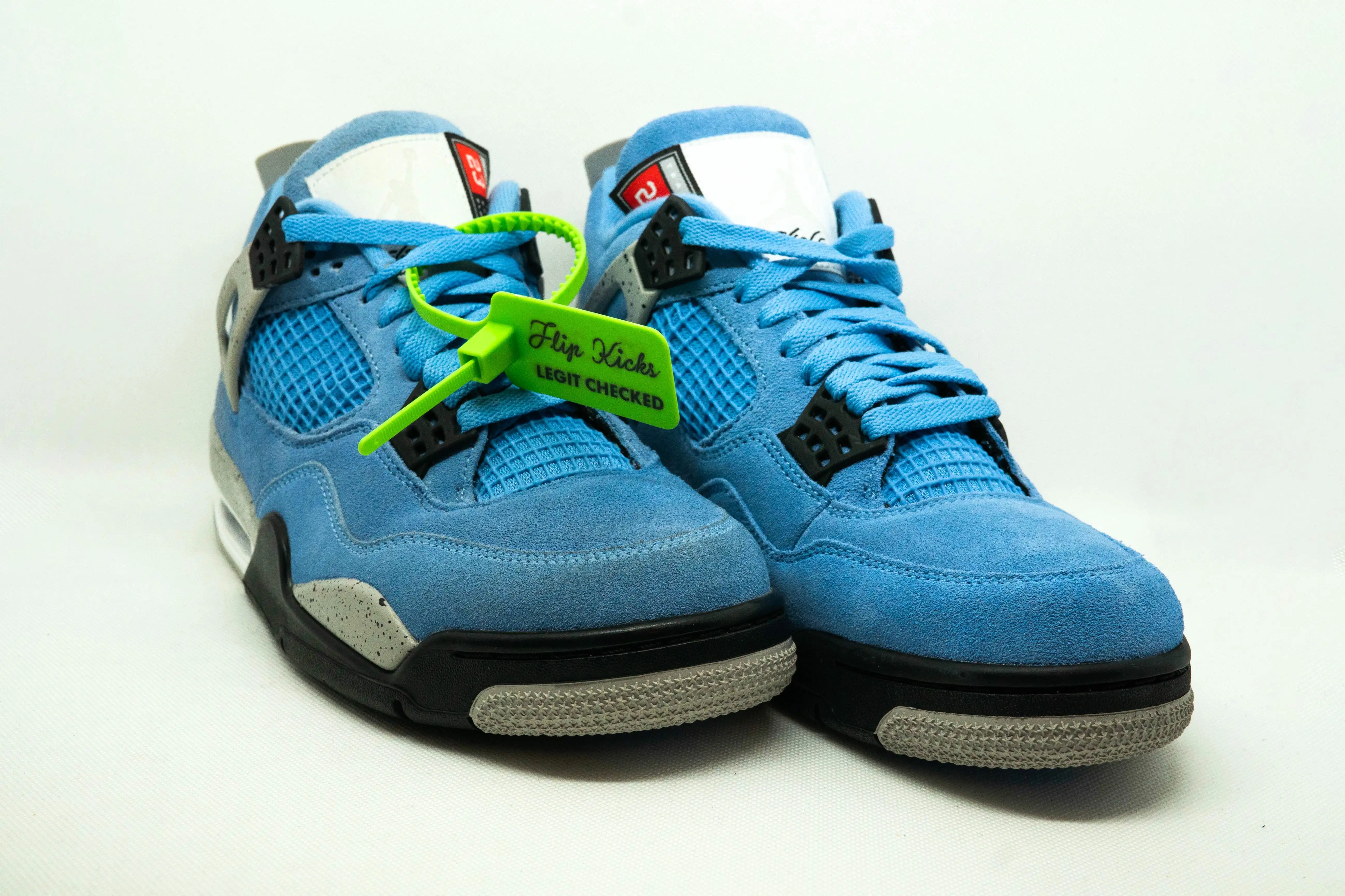 Jordan 4 UNIVERSIDAD AZUL - Imagen 2
