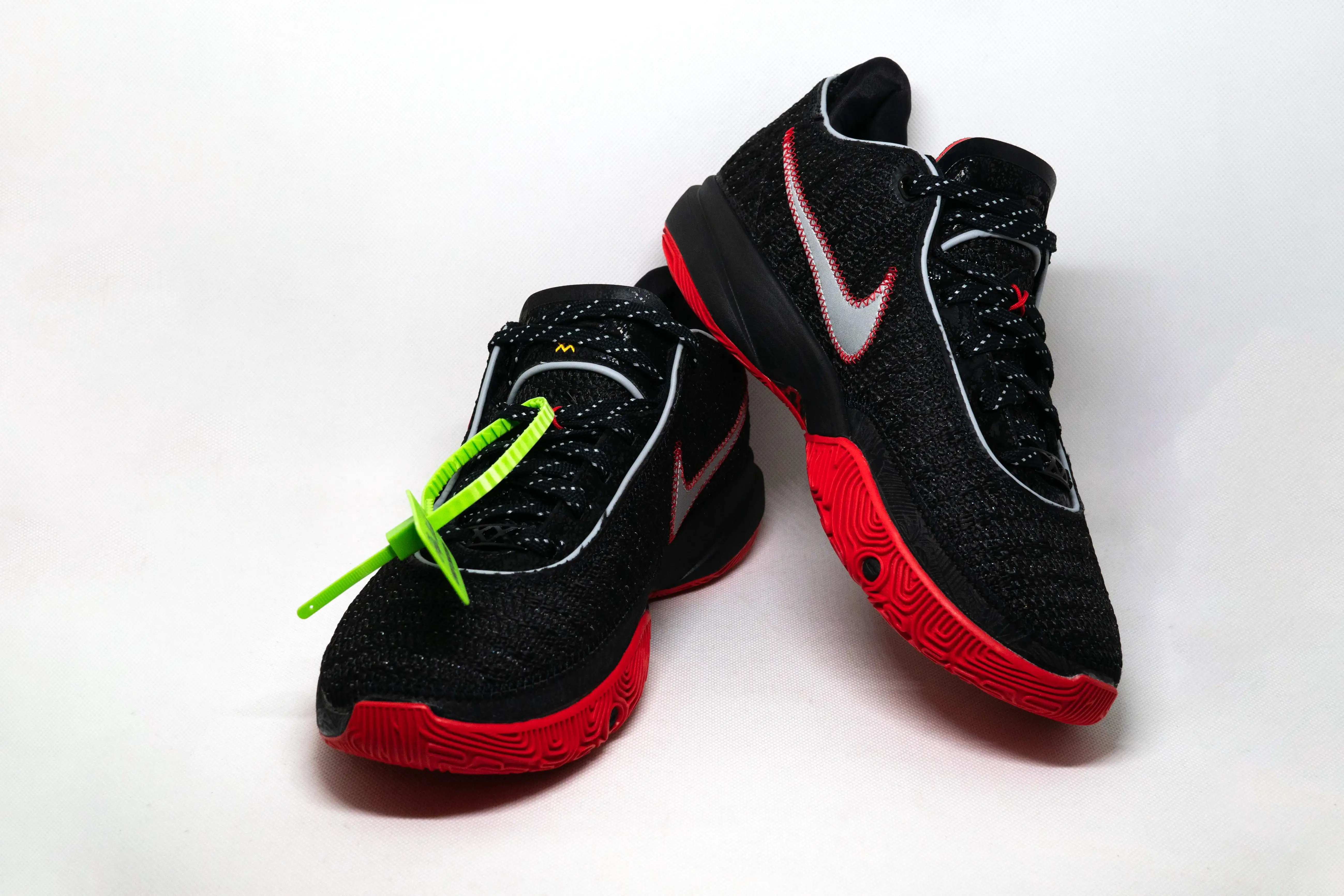LeBron 20 Miami Heat - Imagen 3