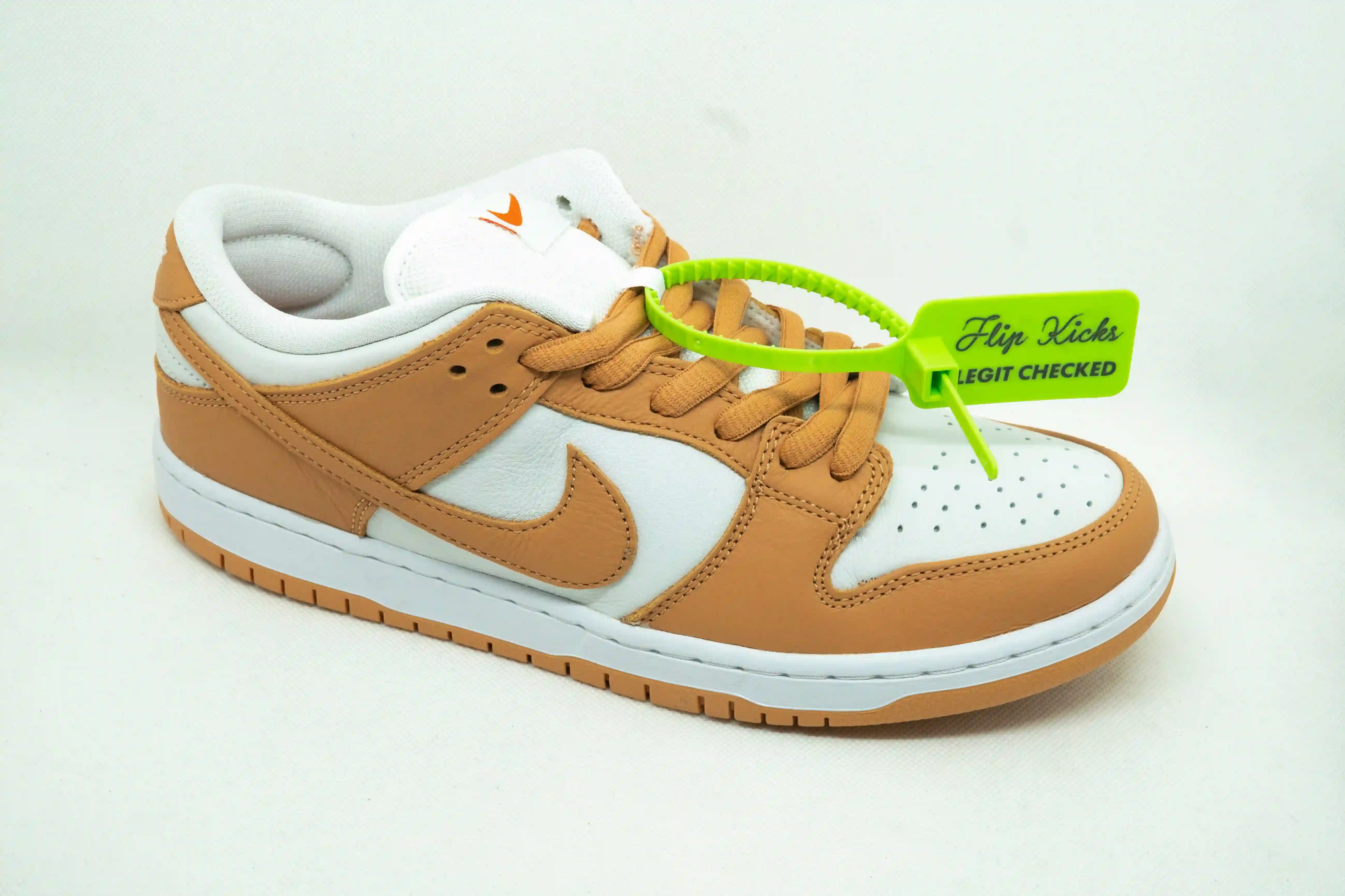 SB Dunk Low COÑAC