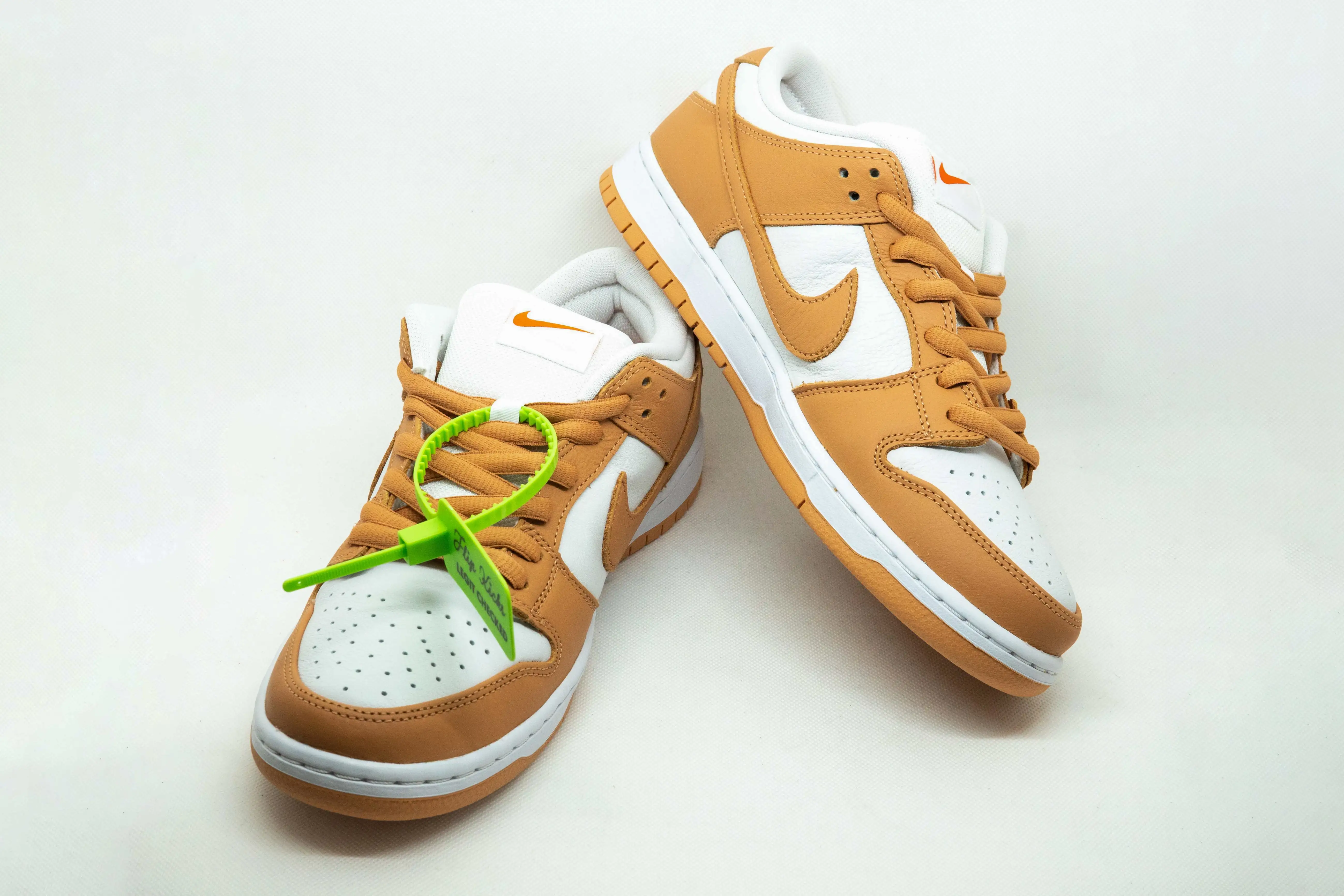 SB Dunk Low COÑAC - Imagen 3