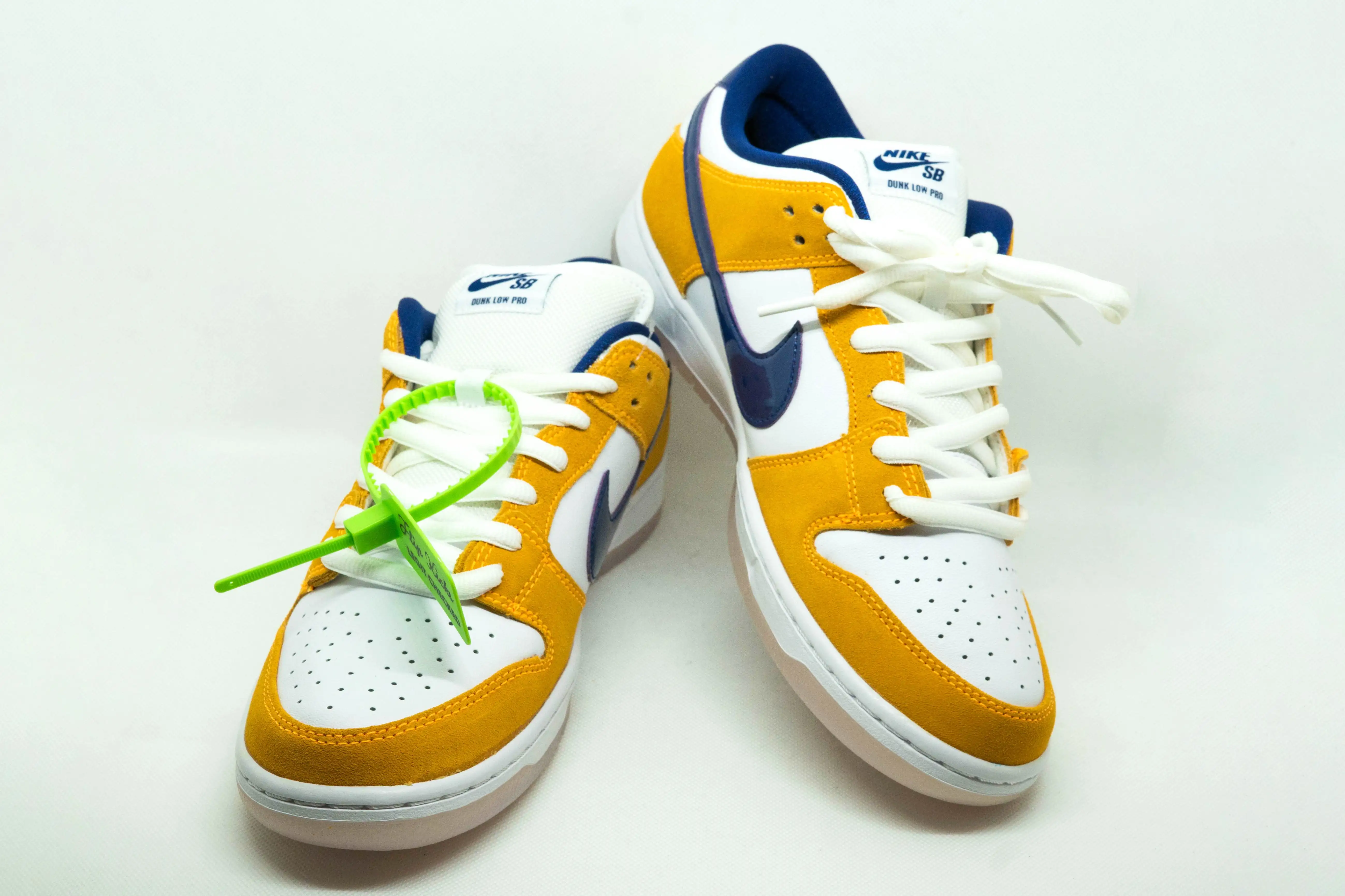 SB Dunk Low Pro LÁSER NARANJA - Imagen 3