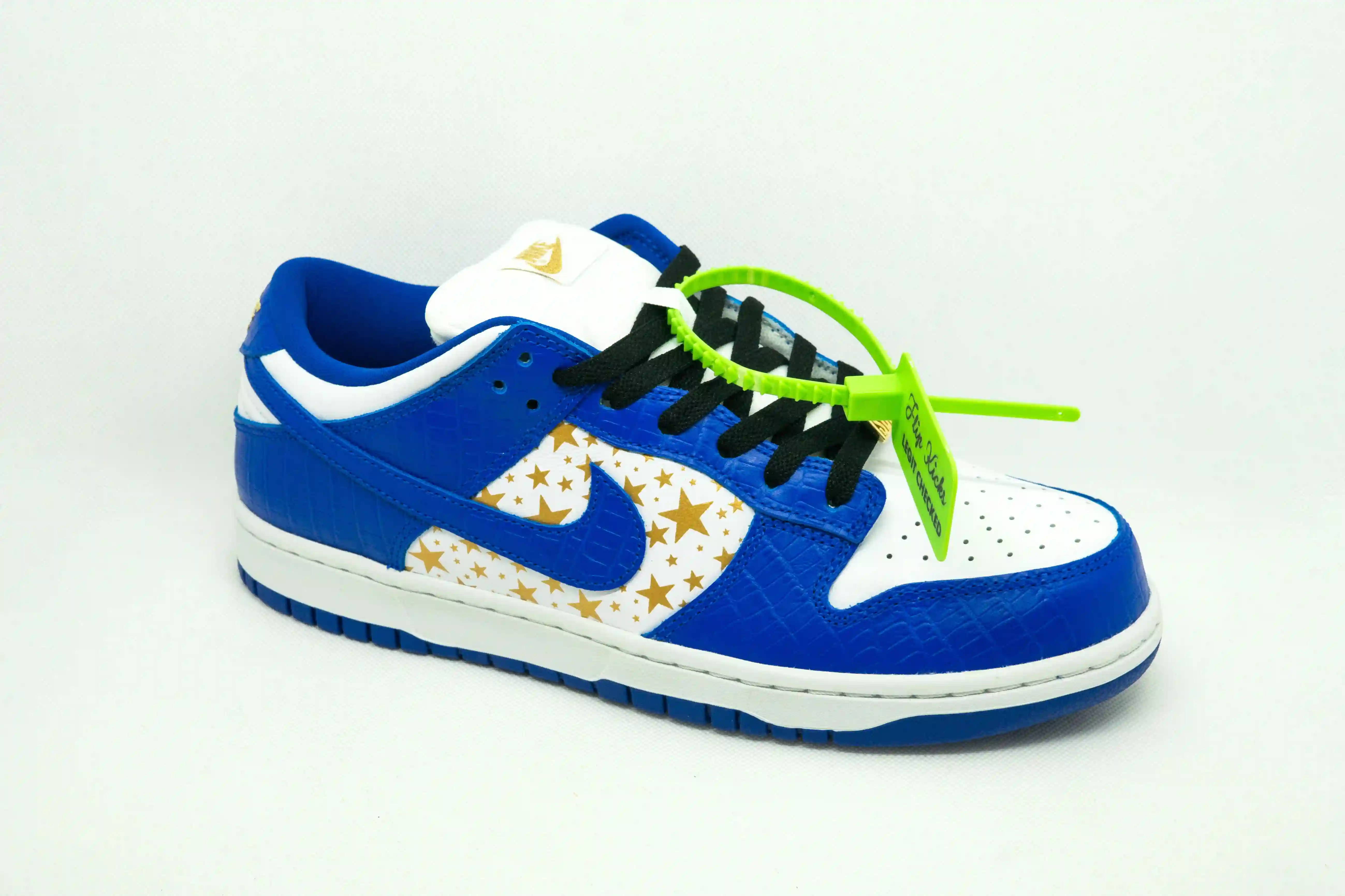 SB Dunk Low ESTRELLAS SUPREMAS HYPER ROYAL
