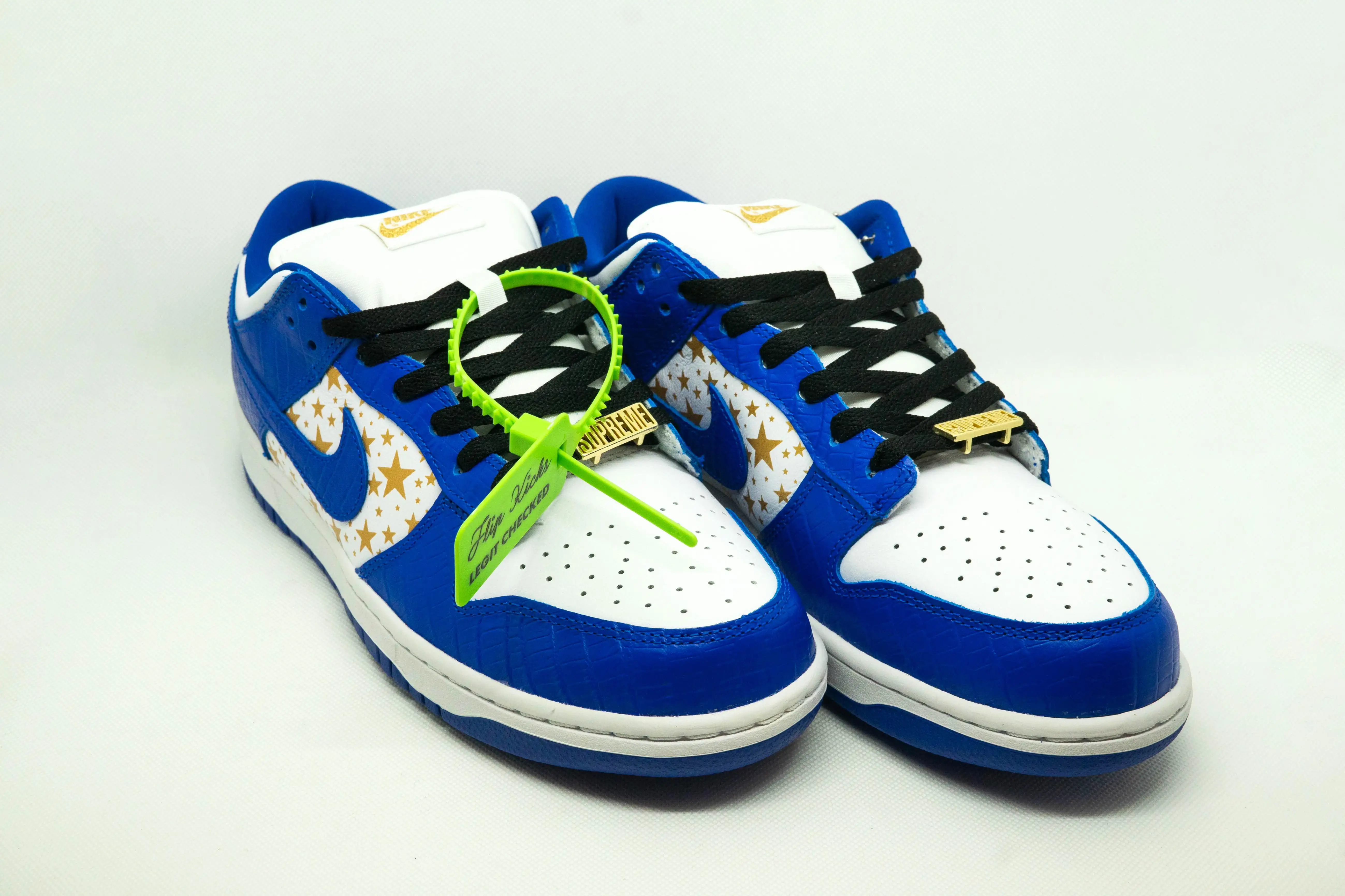 SB Dunk Low ESTRELLAS SUPREMAS HYPER ROYAL - Imagen 2