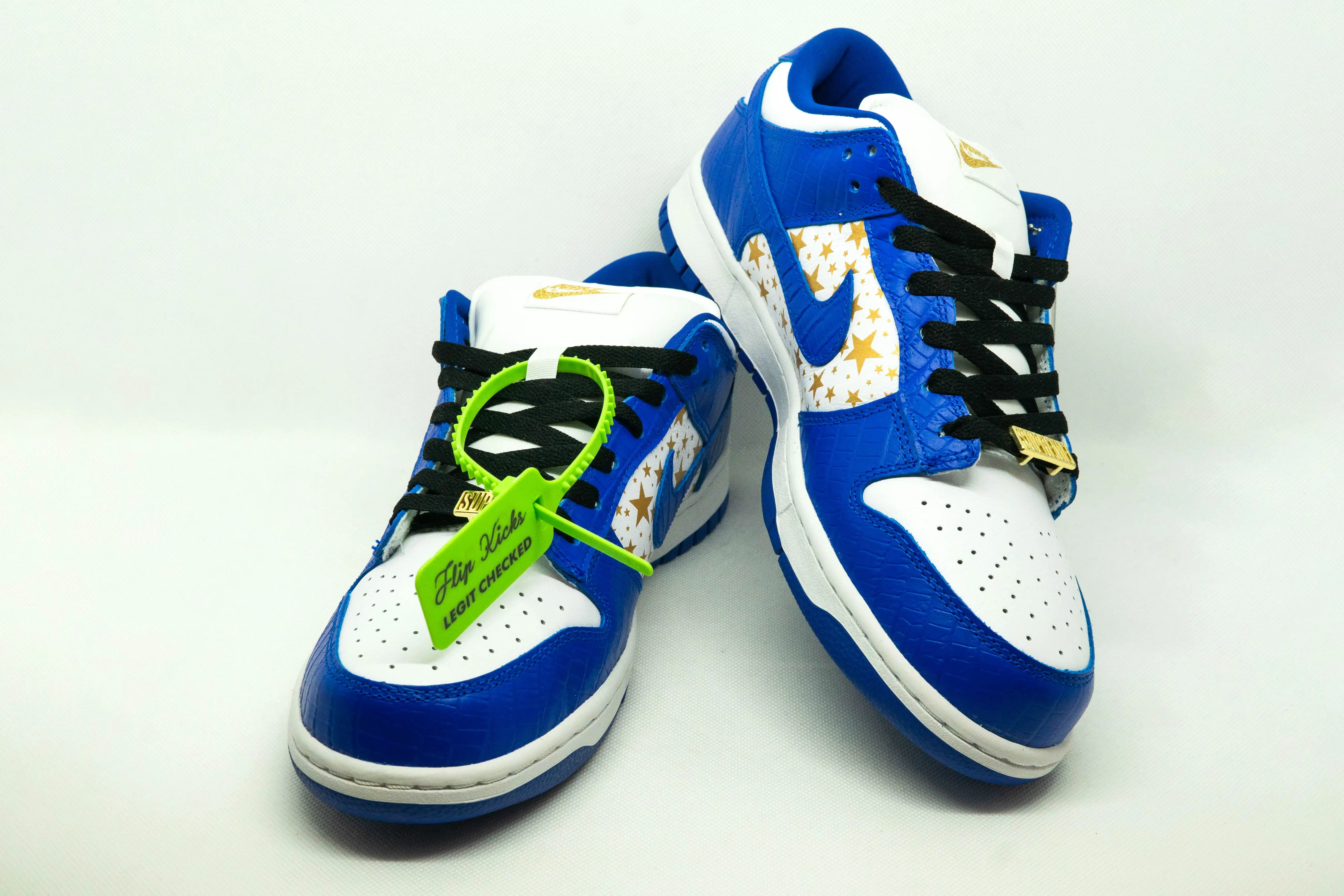 SB Dunk Low ESTRELLAS SUPREMAS HYPER ROYAL - Imagen 3