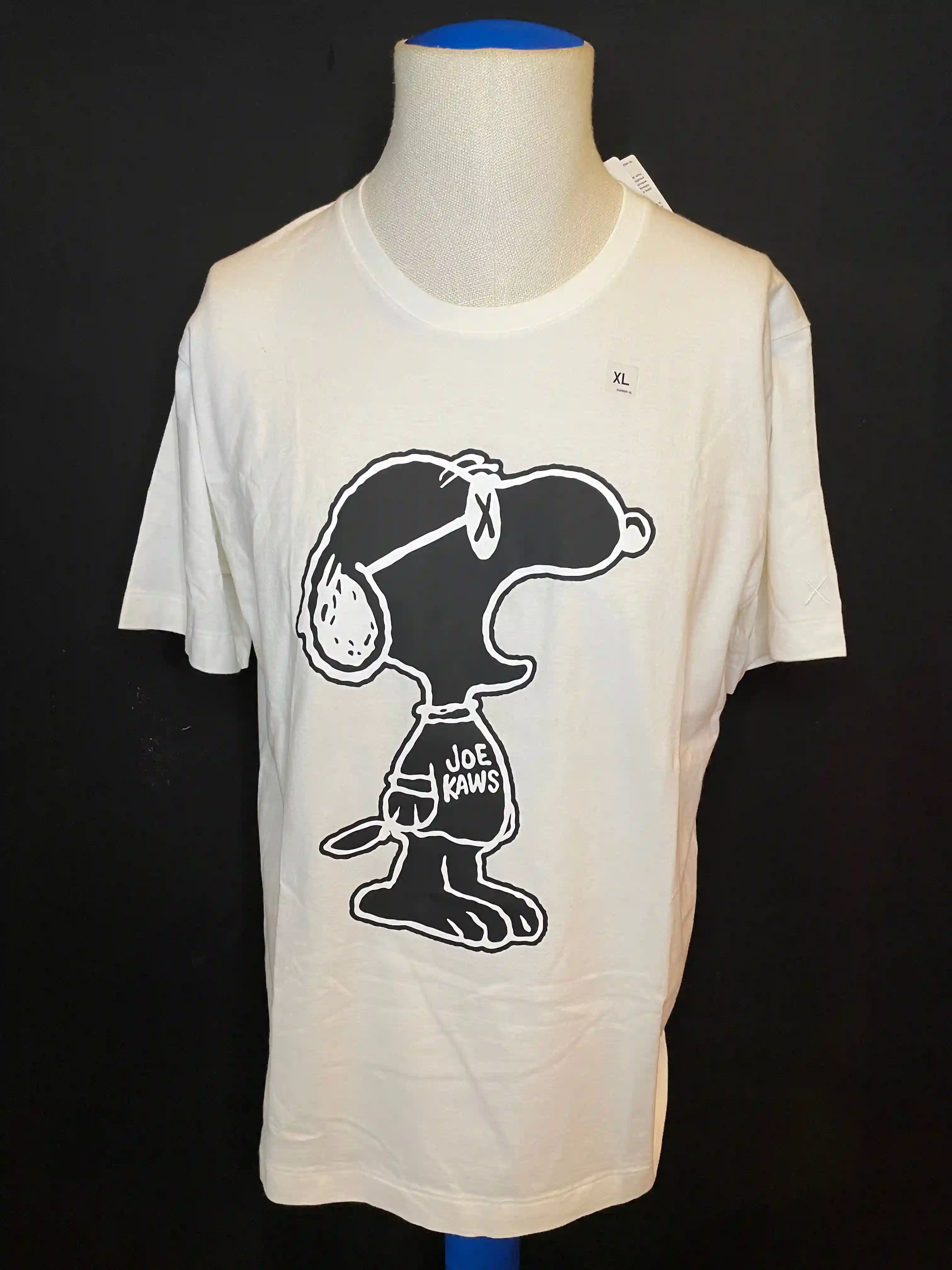 CAMISETA UNIQLO KAWS PEANUTS BLANCO XL