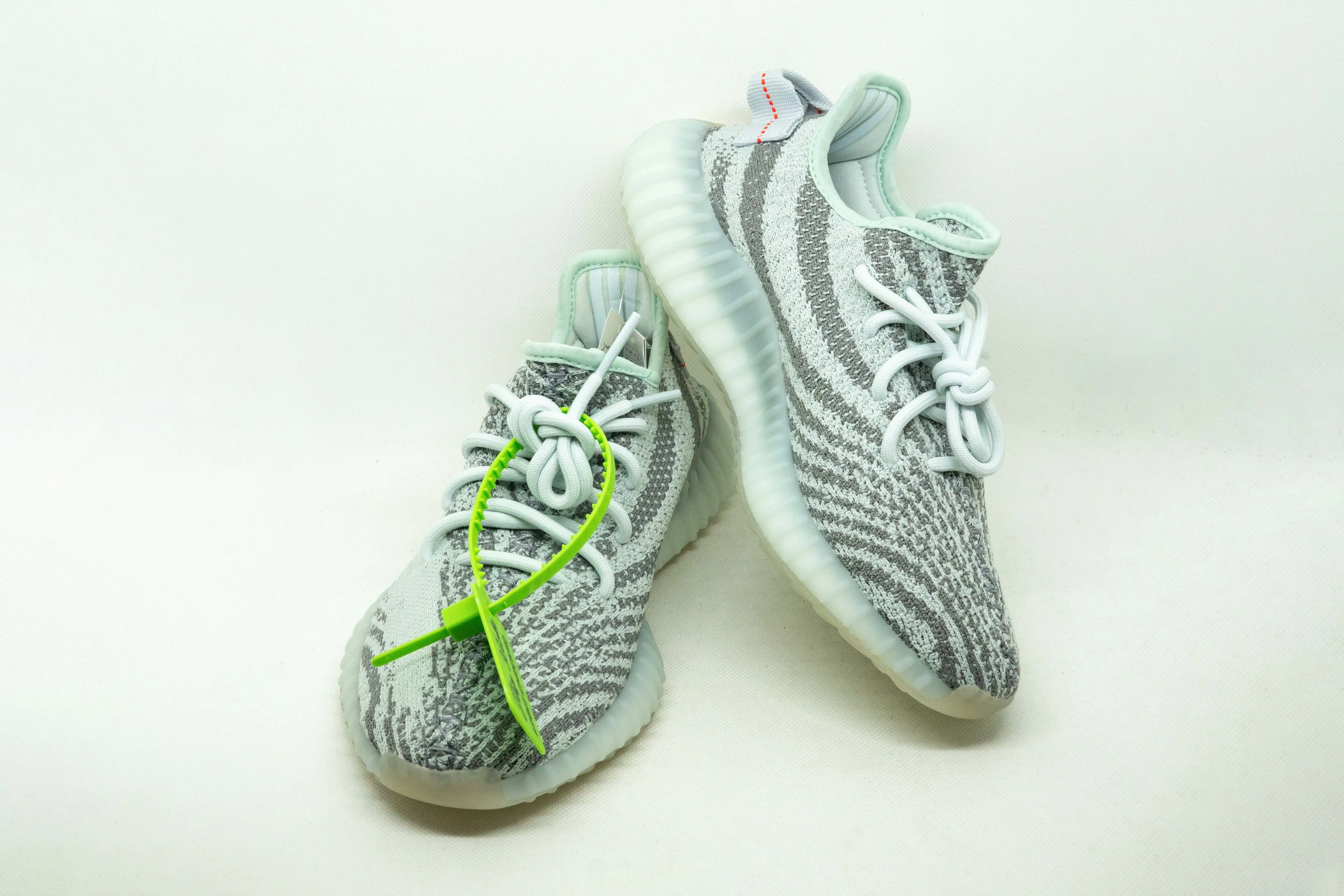 Yeezy Boost 350 V2 TINTE AZUL - Imagen 3
