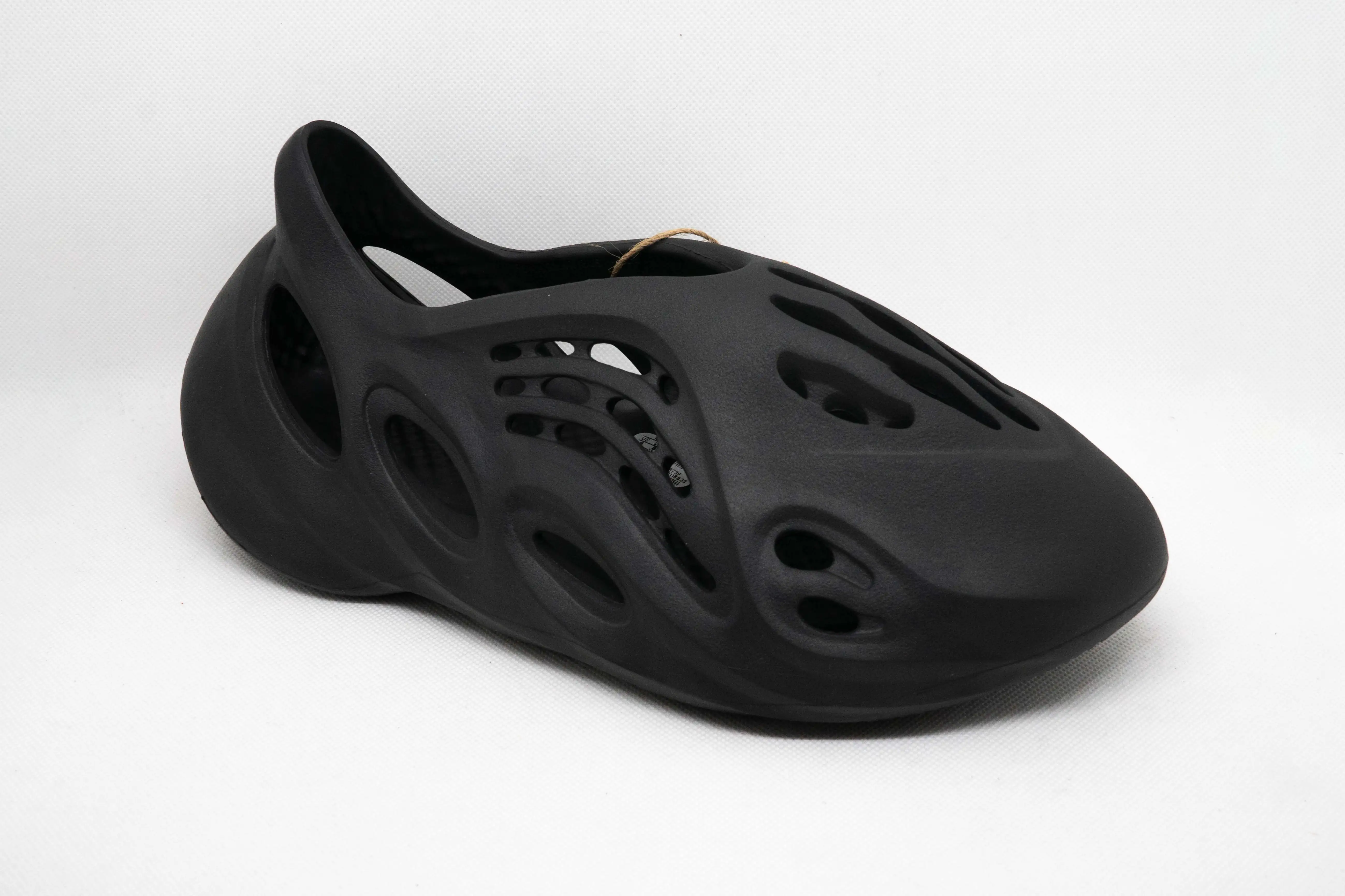 Yeezy ESPUMA RNNR ONYX