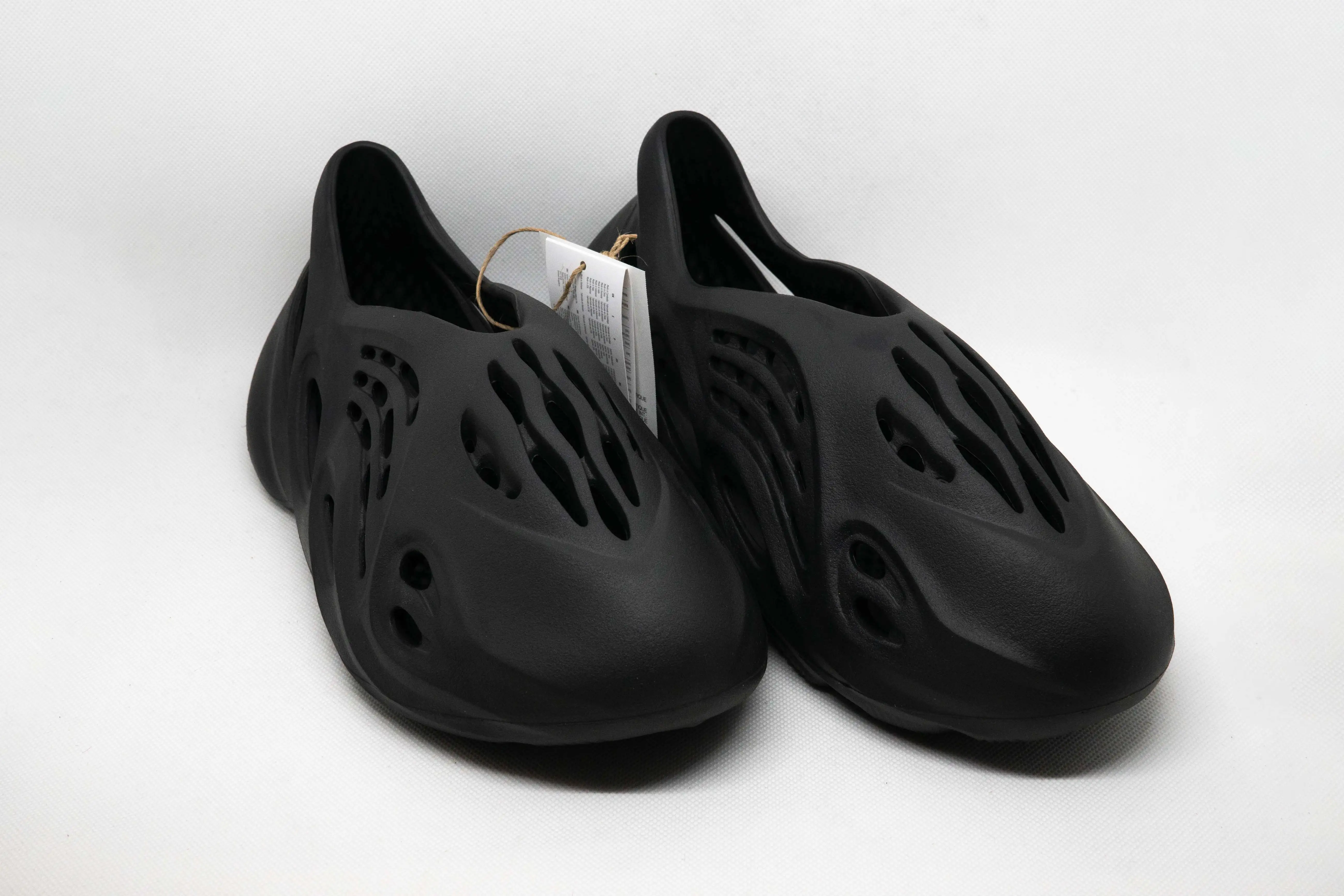 Yeezy ESPUMA RNNR ONYX - Imagen 2