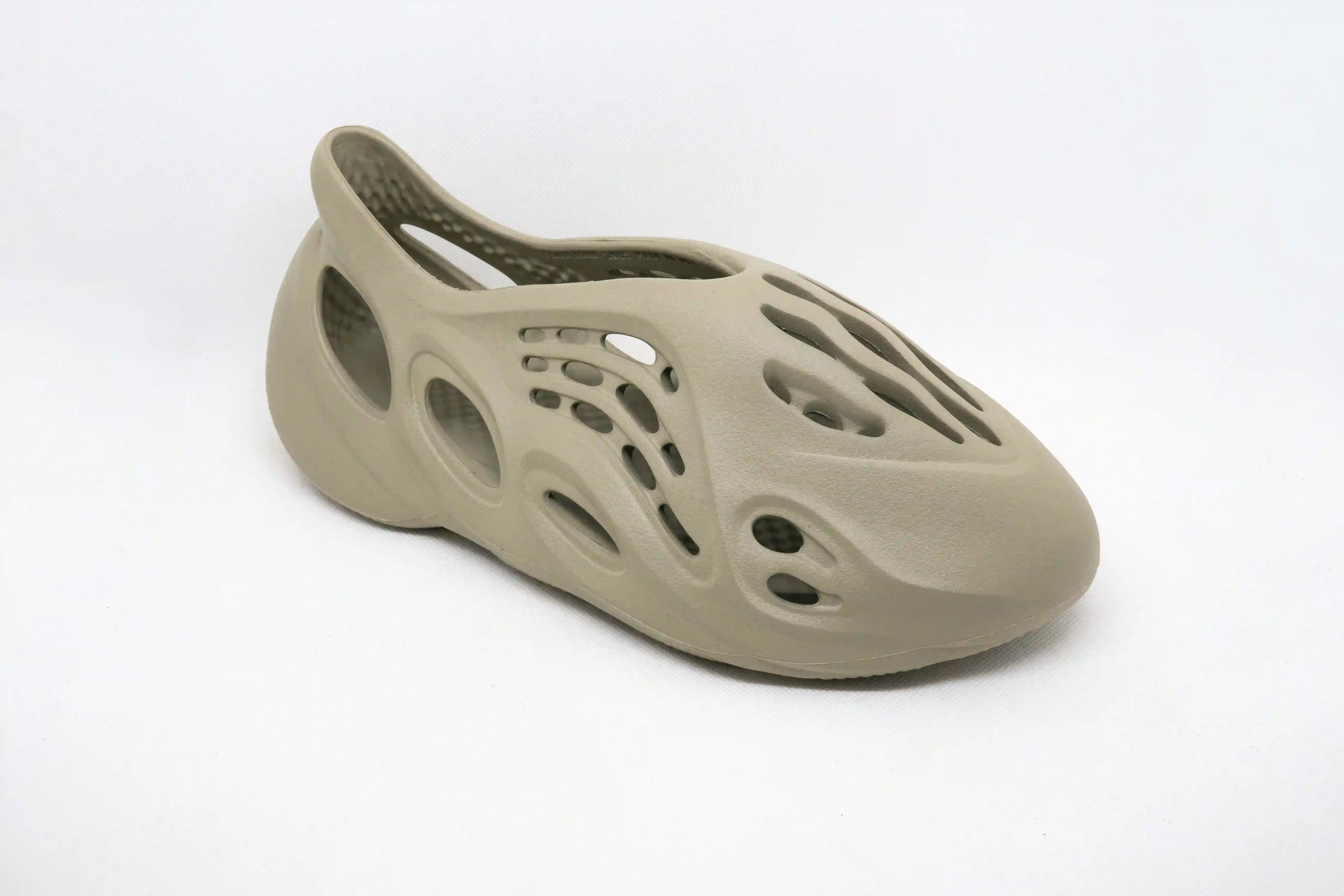 Yeezy FOAM RNNR PIEDRA SAL