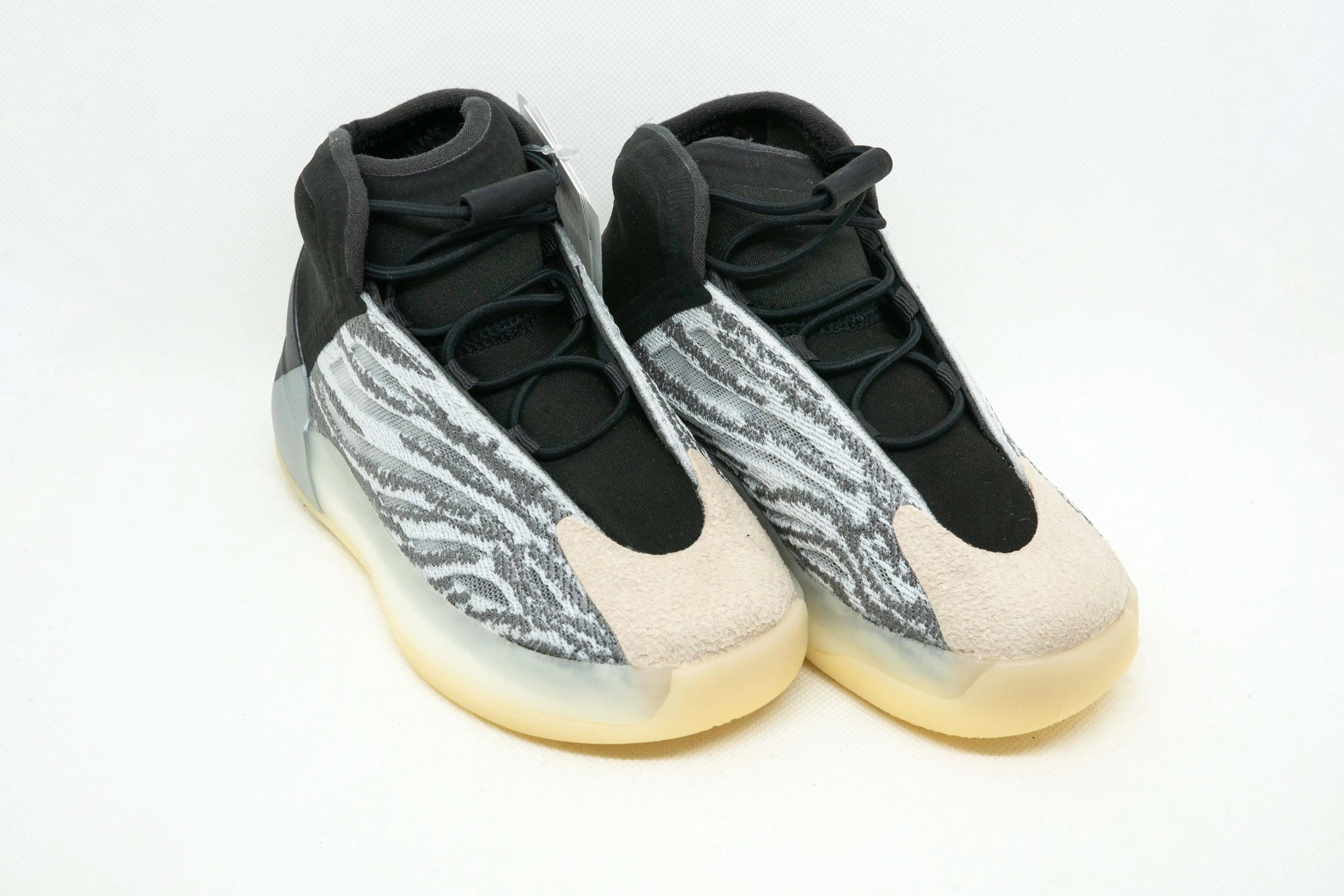 YEEZY QNTM LIFESTYLE MODELO NIÑOS - Imagen 2