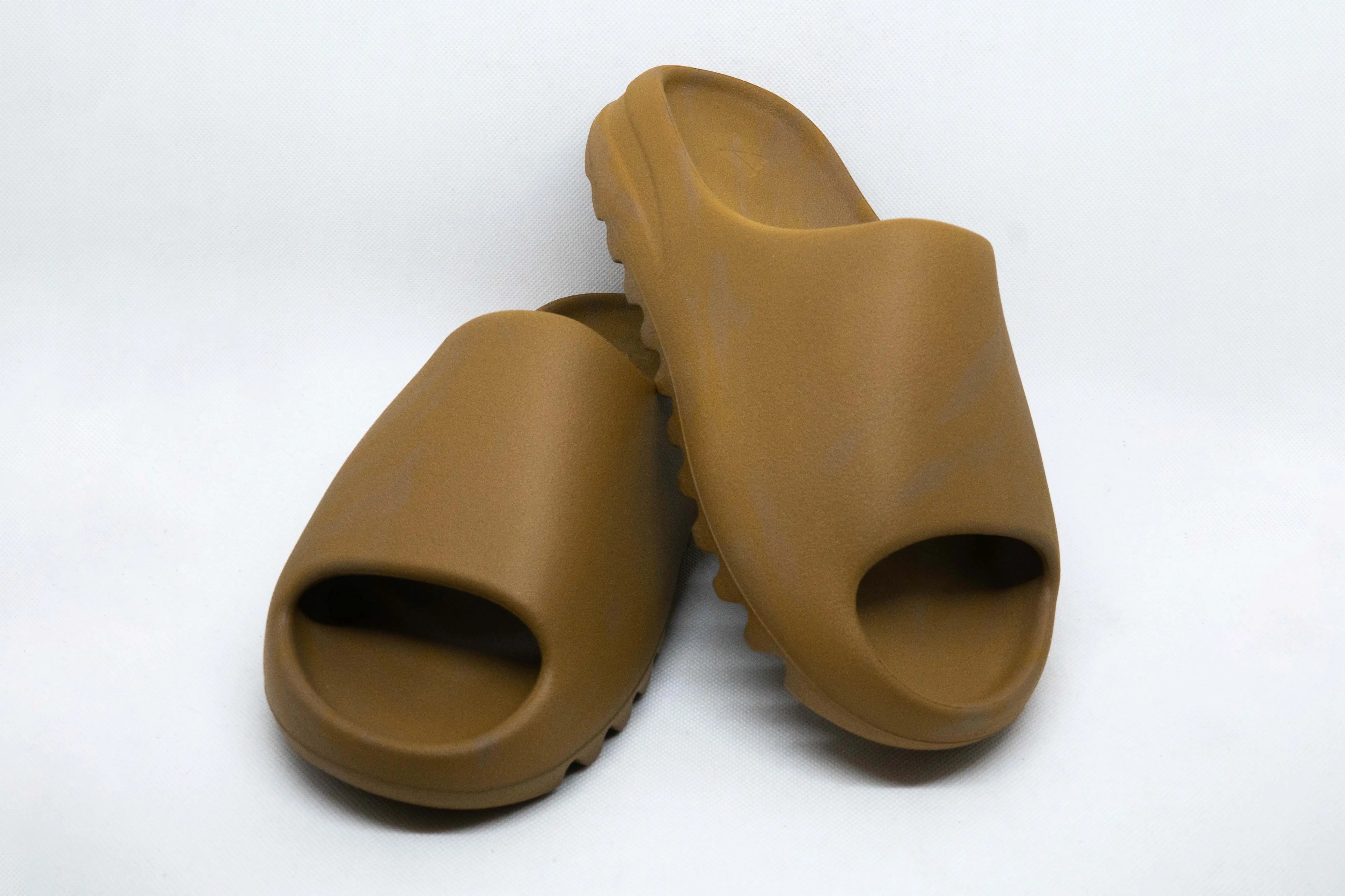 Yeezy SLIDES OCRE - Imagen 3