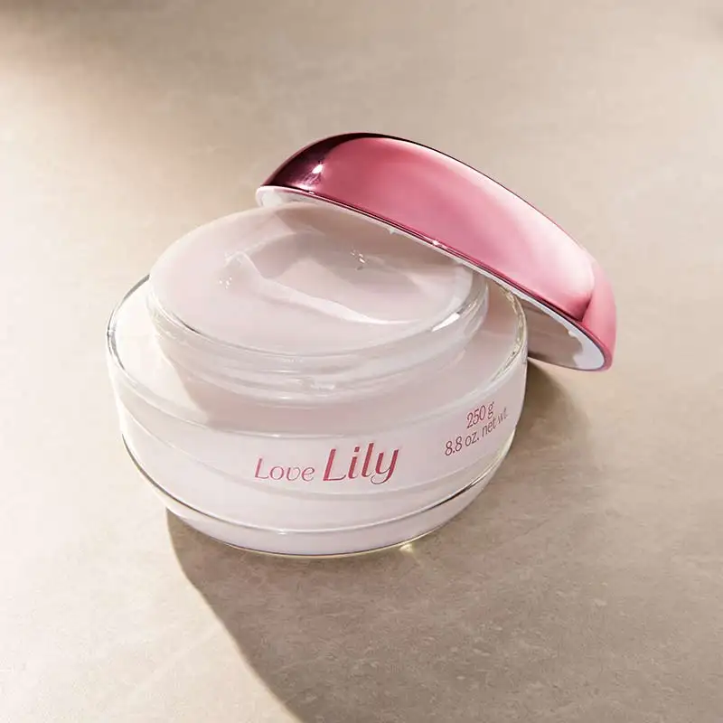 CREMA HIDRATANTE SATINADA LOVE LILY, 250G - Imagen 2