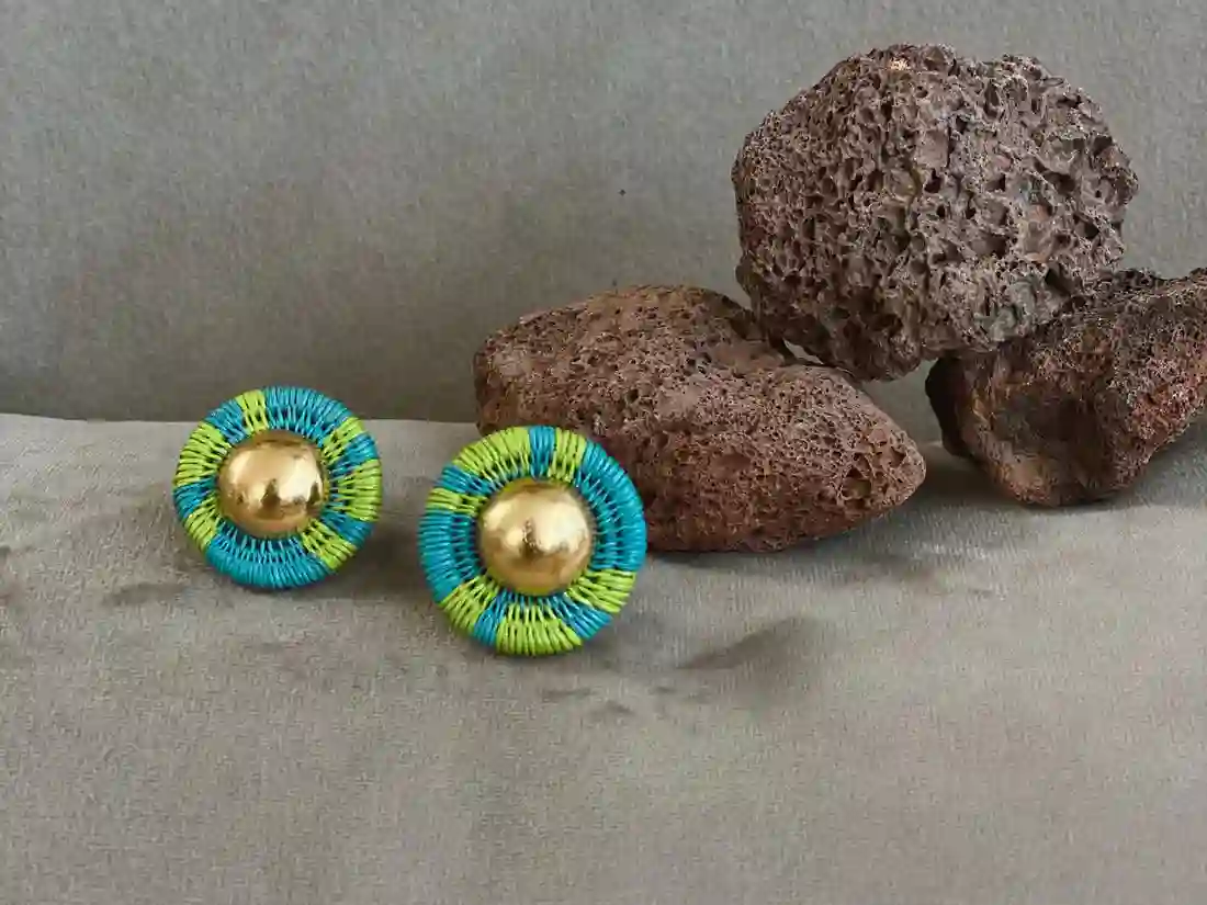 Carina werregue tachuelas verde turquesa