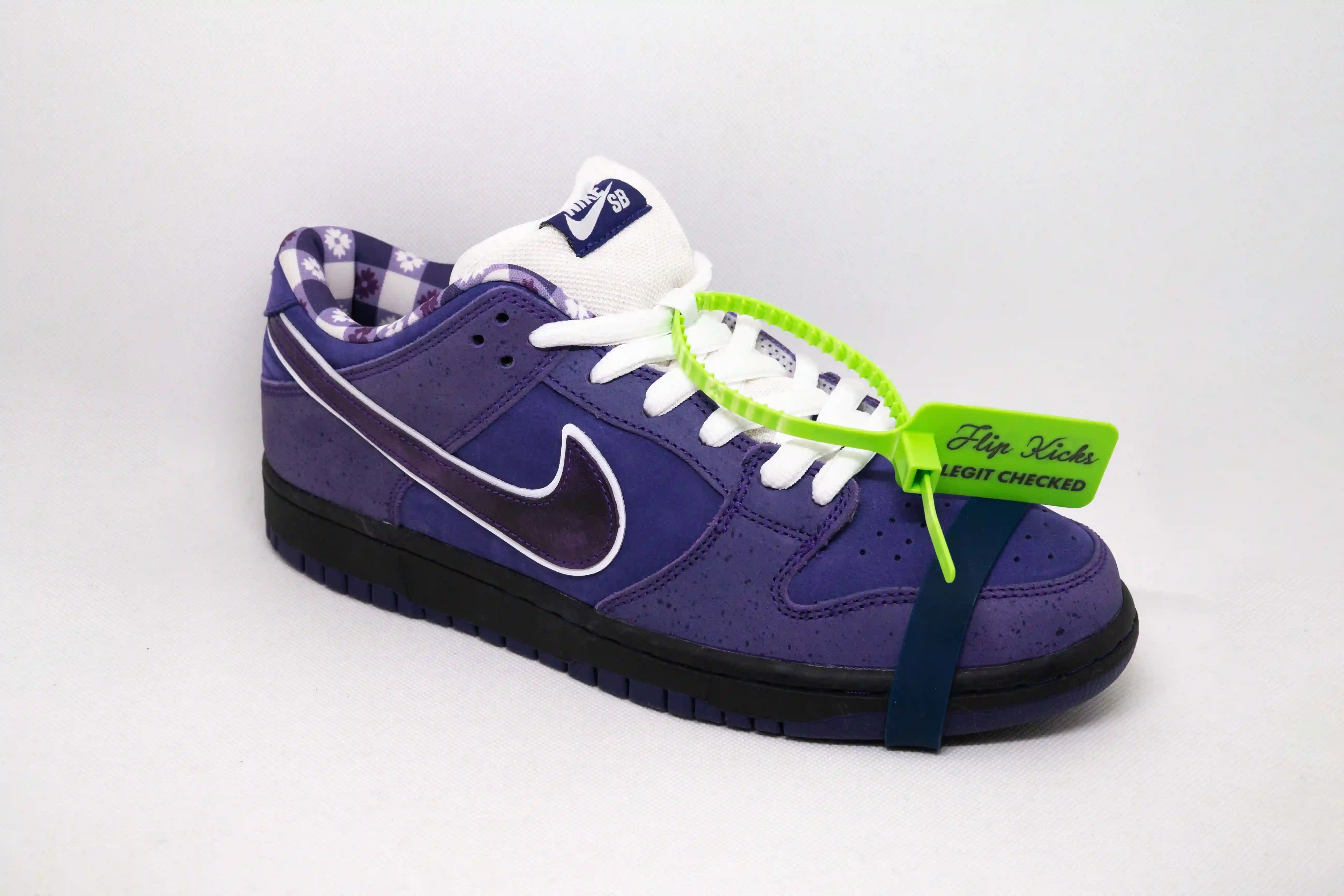 SB Dunk Low CONCEPTOS LANGOSTA PÚRPURA