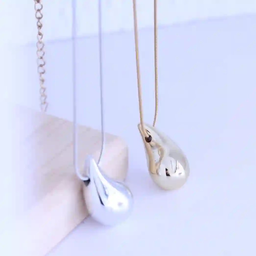 Collar Gota