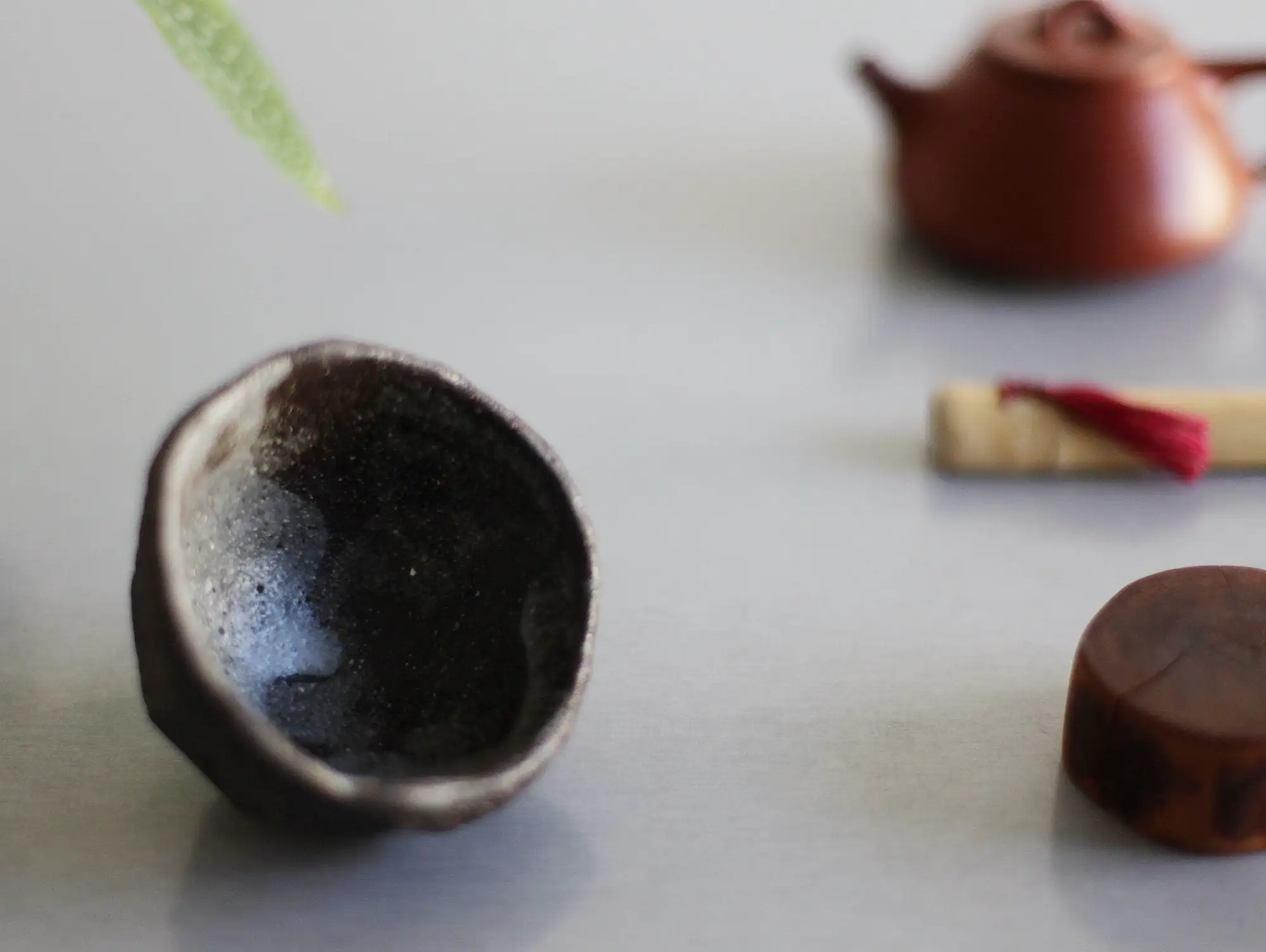Tazón de té facetado marrón oscuro - Imagen 4