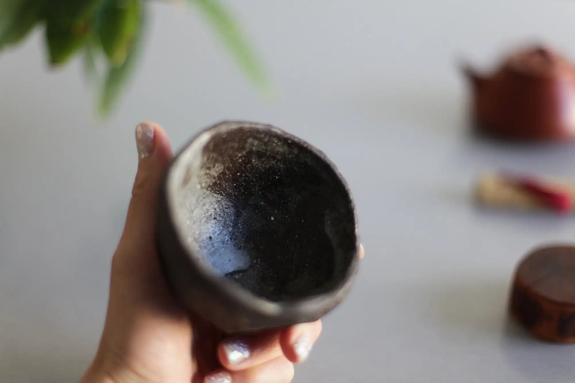 Tazón de té facetado marrón oscuro - Imagen 7