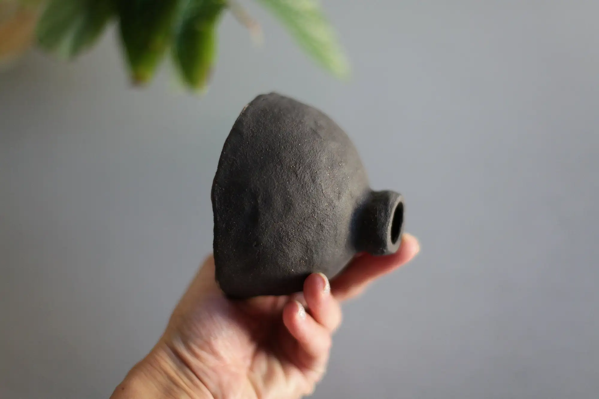 Tazón de té marrón oscuro, copa de vino. - Imagen 8