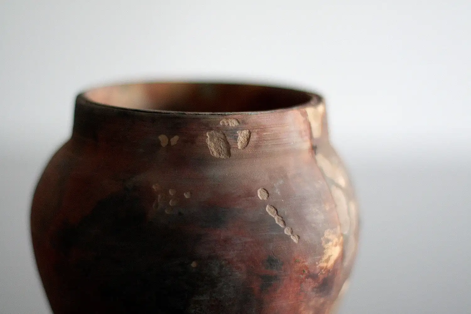 Decorative pit fired vessel - Image 3