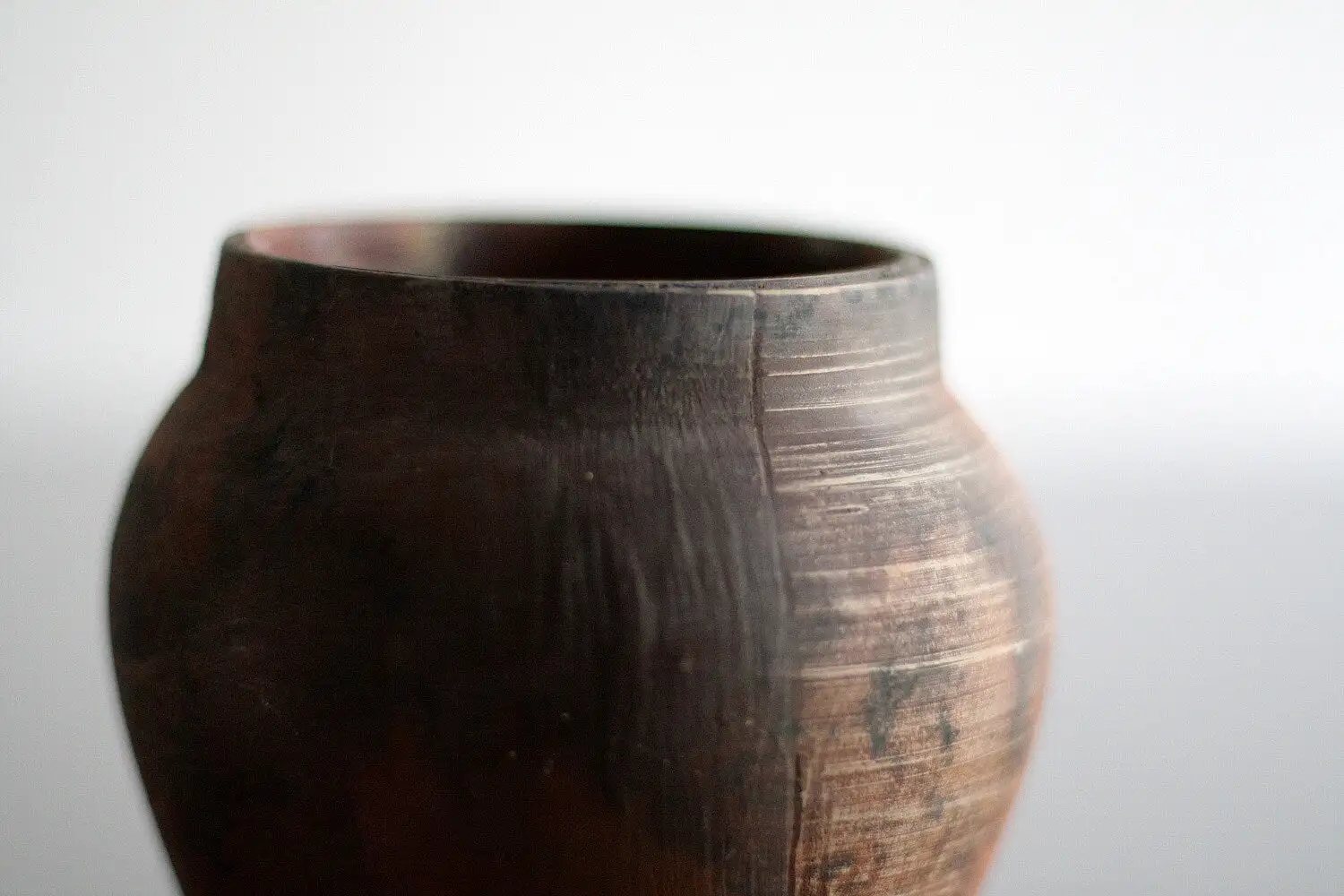 Decorative pit fired vessel - Image 4