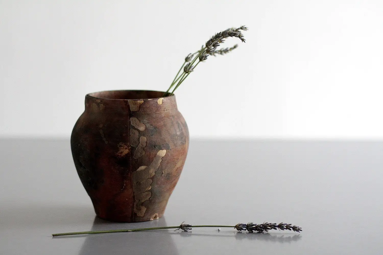 Decorative pit fired vessel - Image 7