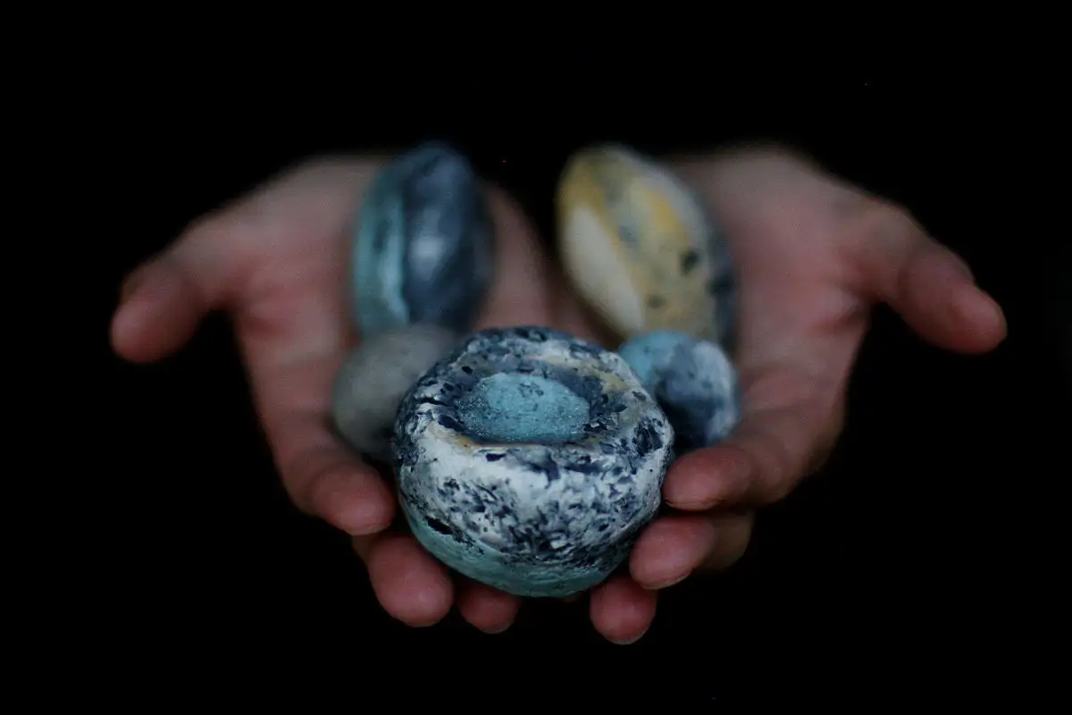 Collar de cerámica a la luz de la luna - raku disparado - listo para enviar OOAK - Imagen 3