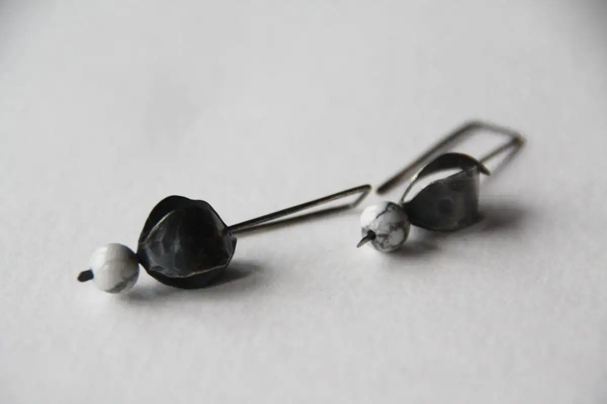 Physalis - white turquoise - long dangle earrings - oxidized sterling silver - Image 3